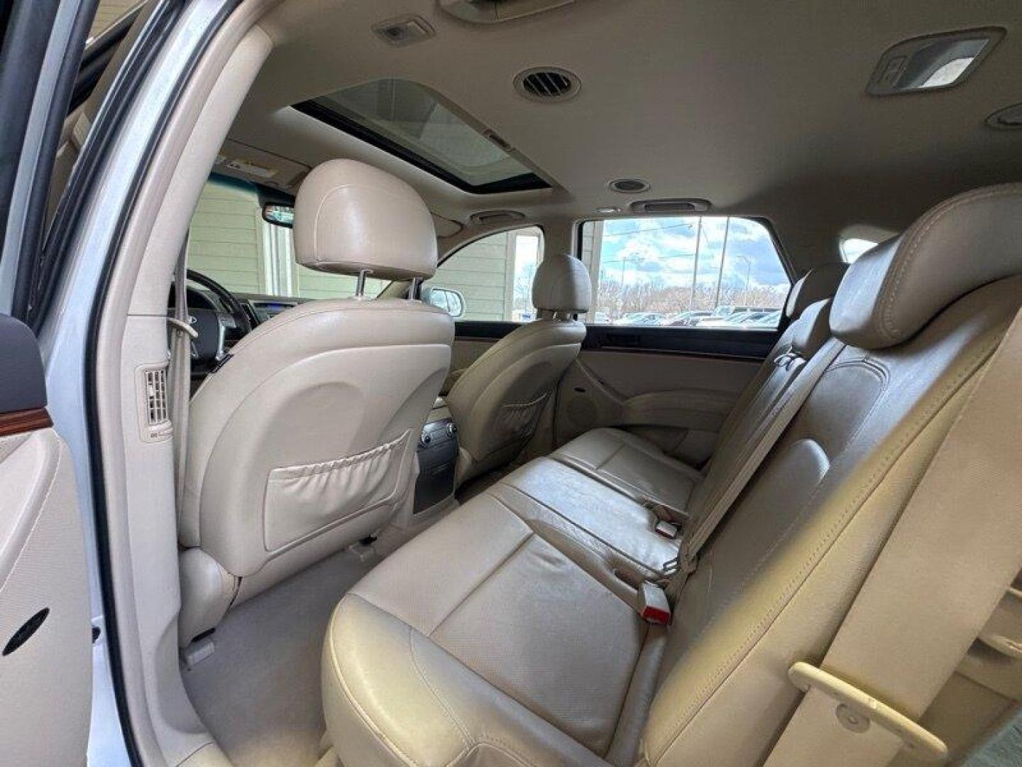 2007 Liquid Silver Hyundai Veracruz Limited (KM8NU13C27U) with an 3.8L V6 260hp 257ft. lbs. engine, 6Speed Shiftable Au transmission, located at 25355 Eames Street, Channahon, IL, 60410, (815) 467-1807, 41.429108, -88.228432 - Photo#13
