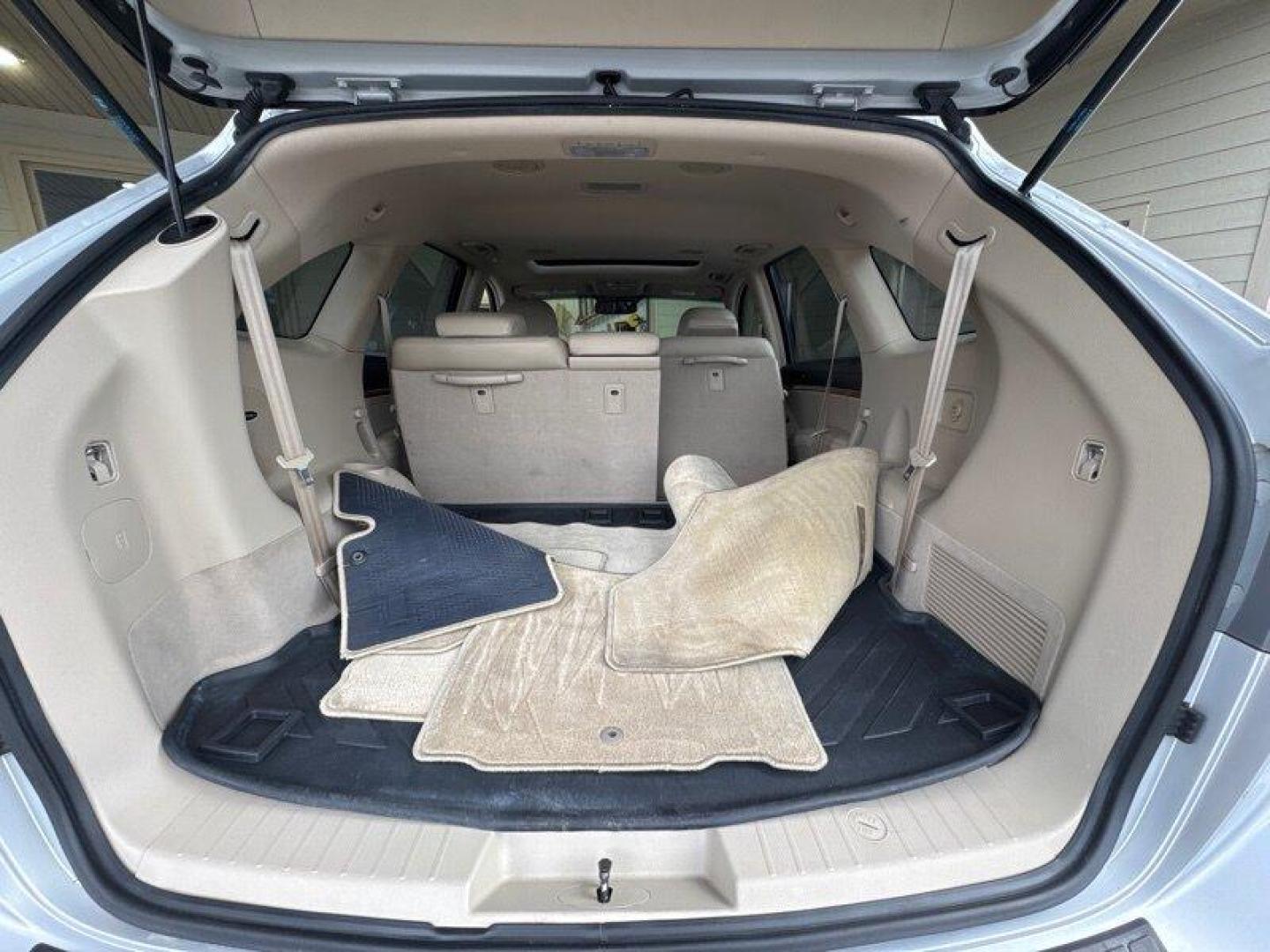 2007 Liquid Silver Hyundai Veracruz Limited (KM8NU13C27U) with an 3.8L V6 260hp 257ft. lbs. engine, 6Speed Shiftable Au transmission, located at 25355 Eames Street, Channahon, IL, 60410, (815) 467-1807, 41.429108, -88.228432 - Photo#14