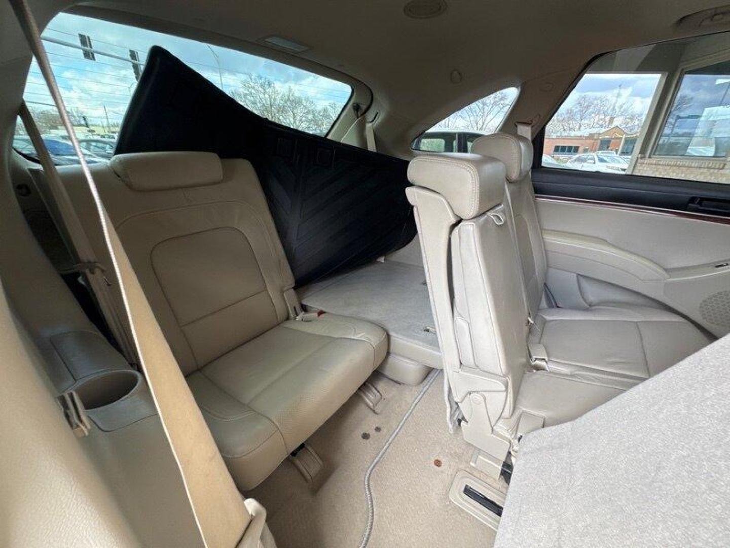 2007 Liquid Silver Hyundai Veracruz Limited (KM8NU13C27U) with an 3.8L V6 260hp 257ft. lbs. engine, 6Speed Shiftable Au transmission, located at 25355 Eames Street, Channahon, IL, 60410, (815) 467-1807, 41.429108, -88.228432 - Photo#15