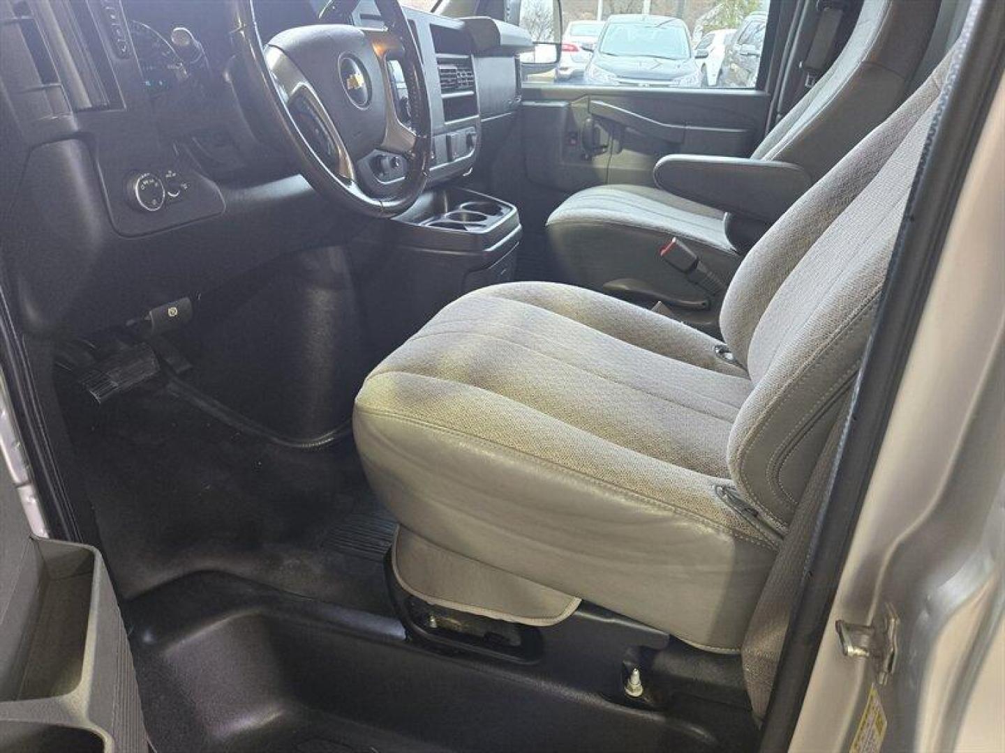 2017 Silver Ice Metallic Chevrolet Express Work Van Cargo (1GCWGAFF5H1) with an Vortec 4.8L V8 285hp 295ft. lbs. engine, 6-Speed Shiftable Au transmission, located at 25355 Eames Street, Channahon, IL, 60410, (815) 467-1807, 41.429108, -88.228432 - Photo#15