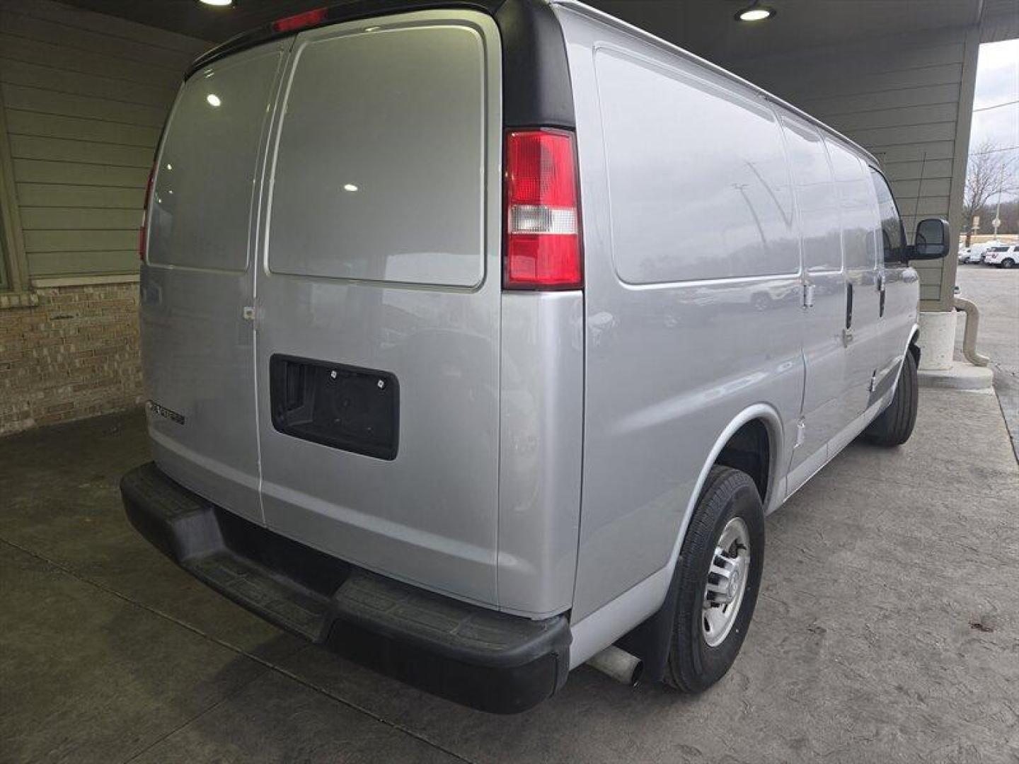2017 Silver Ice Metallic Chevrolet Express Work Van Cargo (1GCWGAFF5H1) with an Vortec 4.8L V8 285hp 295ft. lbs. engine, 6-Speed Shiftable Au transmission, located at 25355 Eames Street, Channahon, IL, 60410, (815) 467-1807, 41.429108, -88.228432 - Photo#5