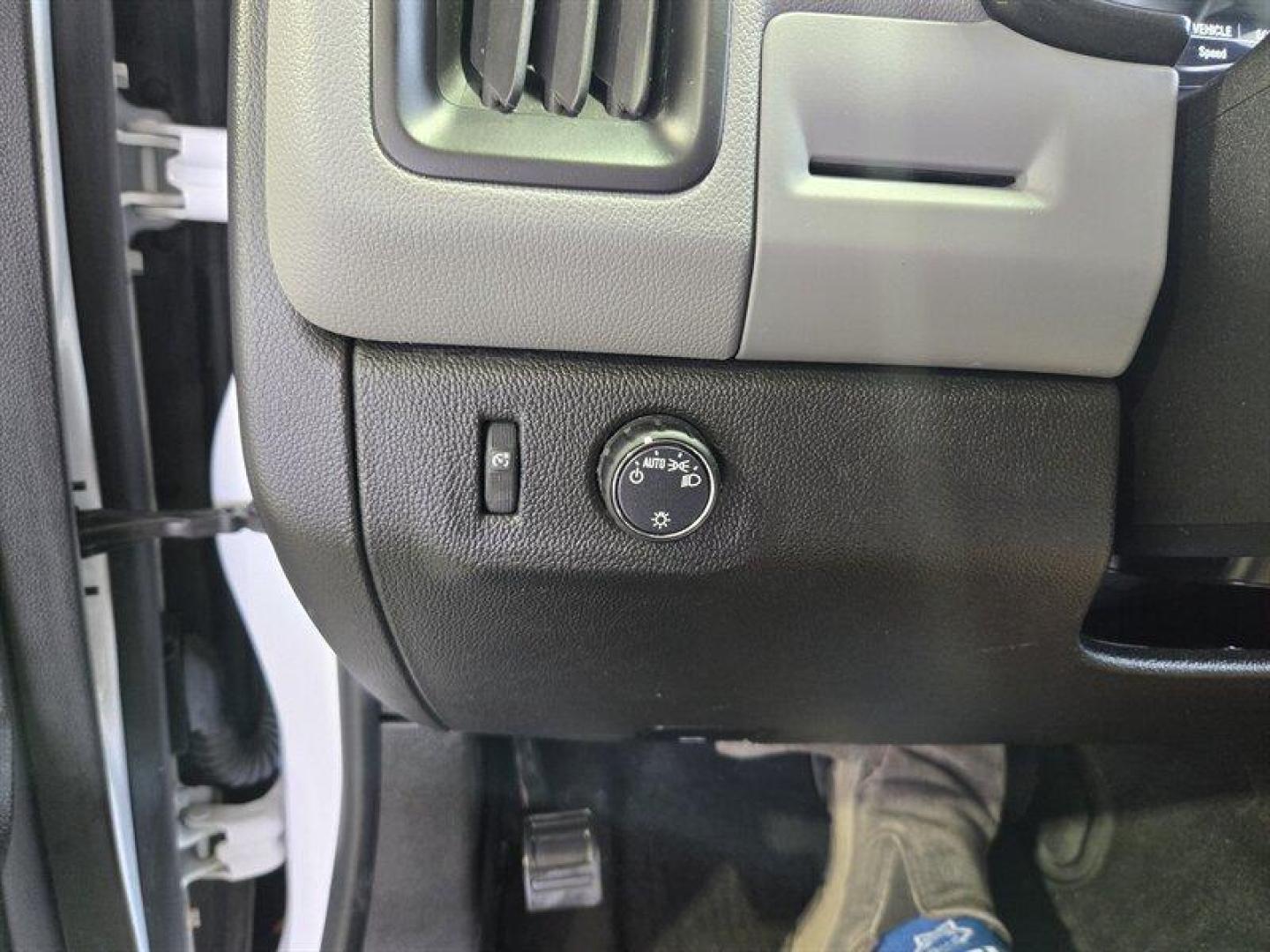 2020 Summit White Chevrolet Colorado Work Truck (1GCHSBEA1L1) with an 2.5L I4 200hp 191ft. lbs. engine, Automatic transmission, located at 25355 Eames Street, Channahon, IL, 60410, (815) 467-1807, 41.429108, -88.228432 - Introducing the 2020 Chevrolet Colorado Work Truck, a reliable and efficient companion for all your on-the-go needs! Powered by a robust 2.5L I4 engine delivering 200hp and 191ft. lbs. of torque, this truck is ready to tackle any task with ease. Straight from the factory, this Colorado Work Truck c - Photo#25