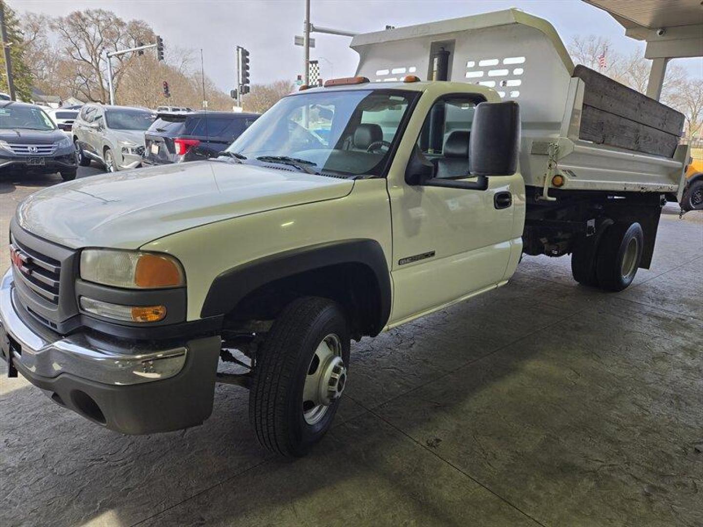 2007 White GMC Sierra 3500 Work Truck (1GDJC34U67E) with an 6.0 engine, located at 25355 Eames Street, Channahon, IL, 60410, (815) 467-1807, 41.429108, -88.228432 - ** HENDERSON DUMP BODY, BOX A LITTLE RUSTY BUT THE TRUCK WILL STILL GET THE JOB DONE. ** This 2007 GMC Sierra 3500 comes equipped with a powerful 6.0 engine that ensures reliable performance. The exterior is a sleek White color, complemented by a stylish Gray interior. With its low mileage of below - Photo#12