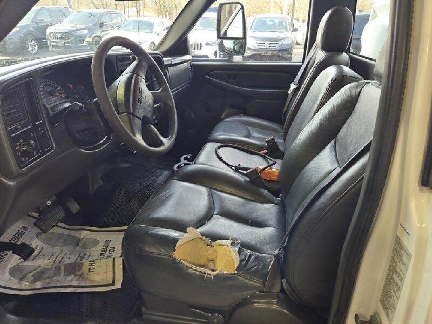 2007 White GMC Sierra 3500 Work Truck (1GDJC34U67E) with an 6.0 engine, located at 25355 Eames Street, Channahon, IL, 60410, (815) 467-1807, 41.429108, -88.228432 - ** HENDERSON DUMP BODY, BOX A LITTLE RUSTY BUT THE TRUCK WILL STILL GET THE JOB DONE. ** This 2007 GMC Sierra 3500 comes equipped with a powerful 6.0 engine that ensures reliable performance. The exterior is a sleek White color, complemented by a stylish Gray interior. With its low mileage of below - Photo#15