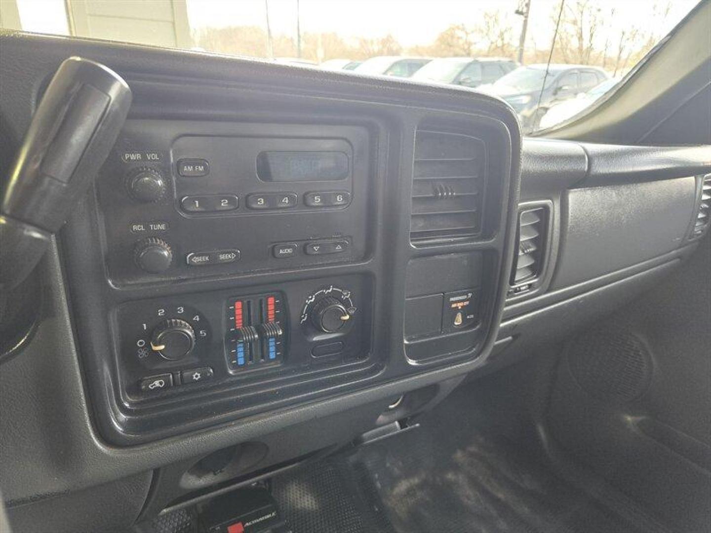 2007 White GMC Sierra 3500 Work Truck (1GDJC34U67E) with an 6.0 engine, located at 25355 Eames Street, Channahon, IL, 60410, (815) 467-1807, 41.429108, -88.228432 - ** HENDERSON DUMP BODY, BOX A LITTLE RUSTY BUT THE TRUCK WILL STILL GET THE JOB DONE. ** This 2007 GMC Sierra 3500 comes equipped with a powerful 6.0 engine that ensures reliable performance. The exterior is a sleek White color, complemented by a stylish Gray interior. With its low mileage of below - Photo#19