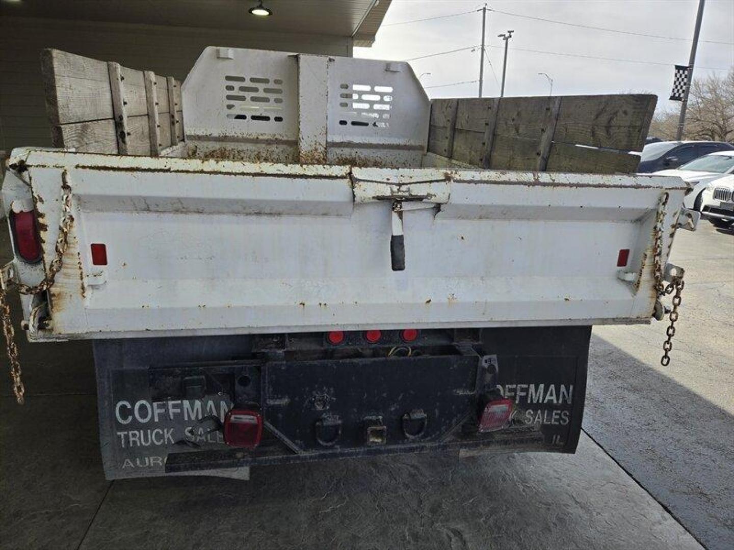 2007 White GMC Sierra 3500 Work Truck (1GDJC34U67E) with an 6.0 engine, located at 25355 Eames Street, Channahon, IL, 60410, (815) 467-1807, 41.429108, -88.228432 - ** HENDERSON DUMP BODY, BOX A LITTLE RUSTY BUT THE TRUCK WILL STILL GET THE JOB DONE. ** This 2007 GMC Sierra 3500 comes equipped with a powerful 6.0 engine that ensures reliable performance. The exterior is a sleek White color, complemented by a stylish Gray interior. With its low mileage of below - Photo#5