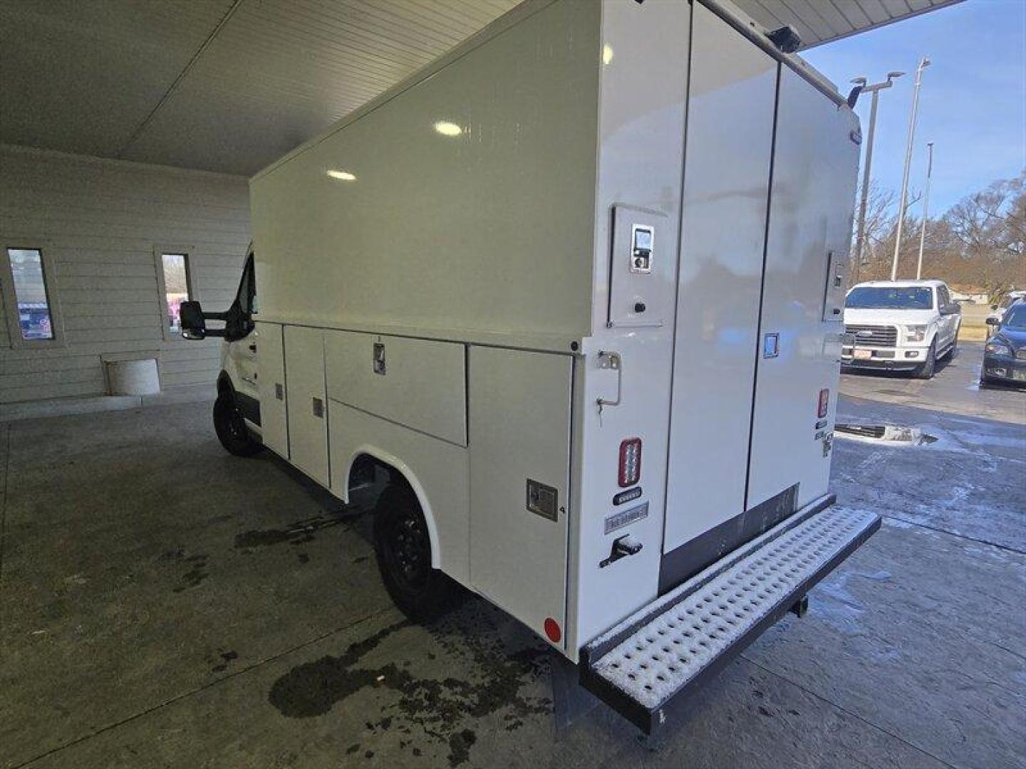 2020 White Ford Transit (1FDBW5P8XLK) with an 3.5L Flex Fuel V6 275hp 262ft. lbs. engine, 10-Speed Shiftable A transmission, located at 25355 Eames Street, Channahon, IL, 60410, (815) 467-1807, 41.429108, -88.228432 - Photo#8