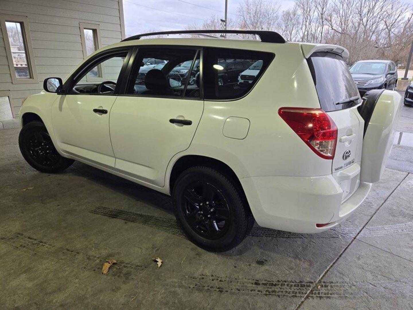 2008 Super White Toyota RAV4 (JTMBD33V085) with an 2.4L I4 166hp 165ft. lbs. engine, Automatic transmission, located at 25355 Eames Street, Channahon, IL, 60410, (815) 467-1807, 41.429108, -88.228432 - Photo#6
