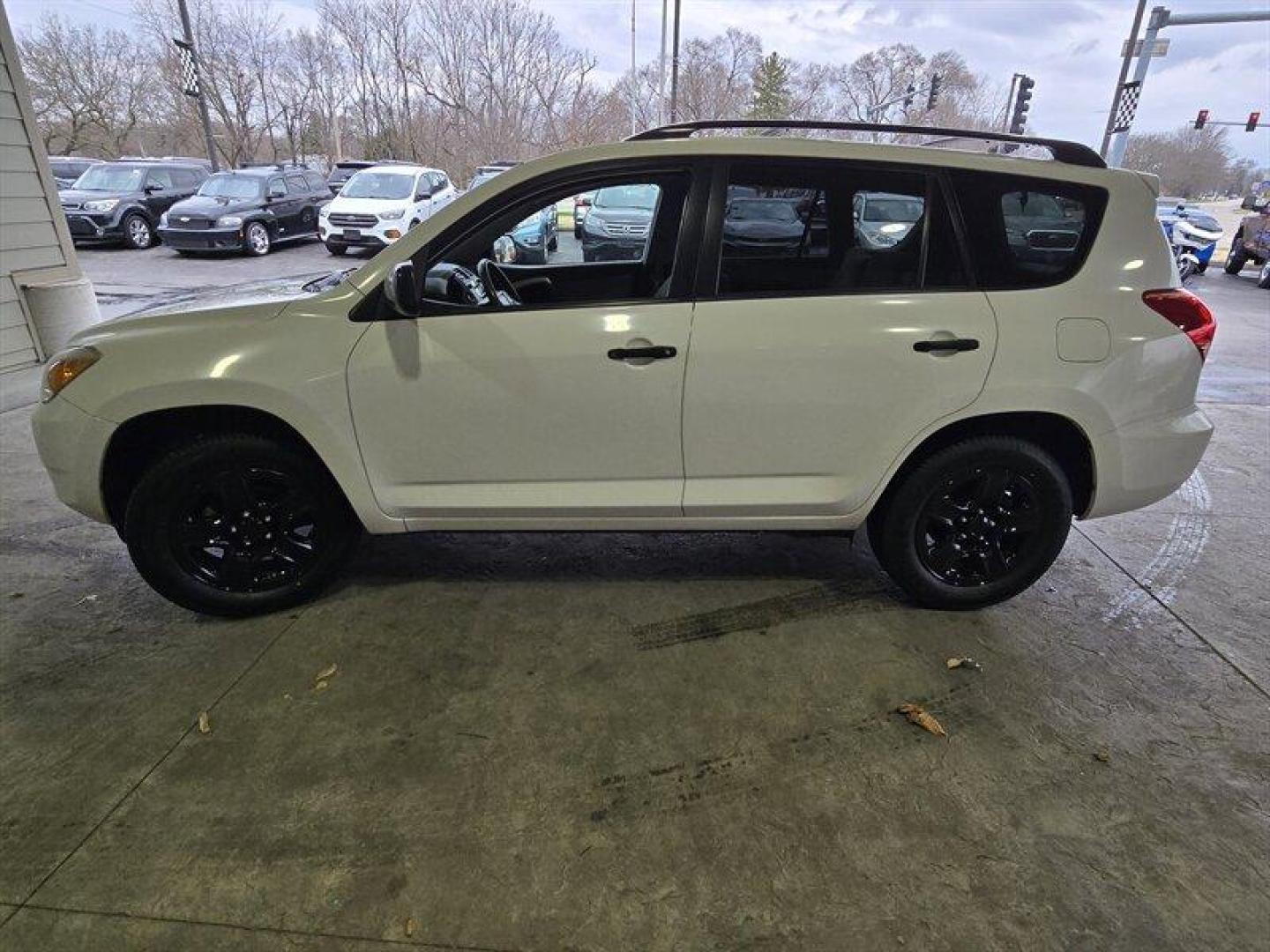 2008 Super White Toyota RAV4 (JTMBD33V085) with an 2.4L I4 166hp 165ft. lbs. engine, Automatic transmission, located at 25355 Eames Street, Channahon, IL, 60410, (815) 467-1807, 41.429108, -88.228432 - Photo#7
