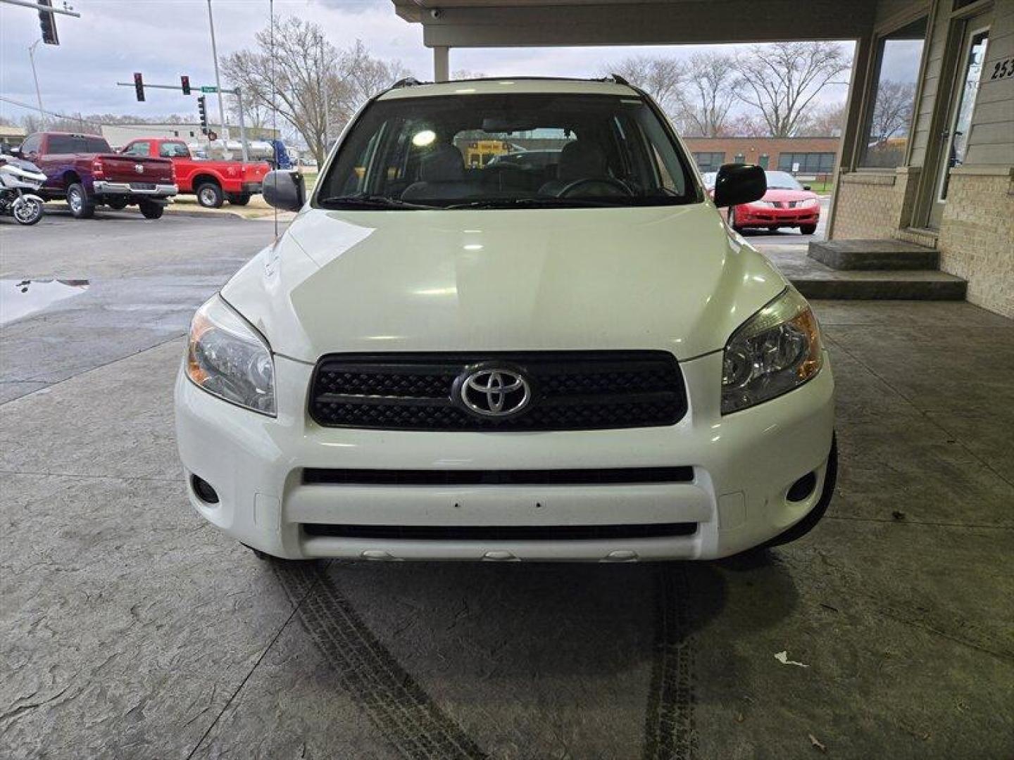 2008 Super White Toyota RAV4 (JTMBD33V085) with an 2.4L I4 166hp 165ft. lbs. engine, Automatic transmission, located at 25355 Eames Street, Channahon, IL, 60410, (815) 467-1807, 41.429108, -88.228432 - Photo#9