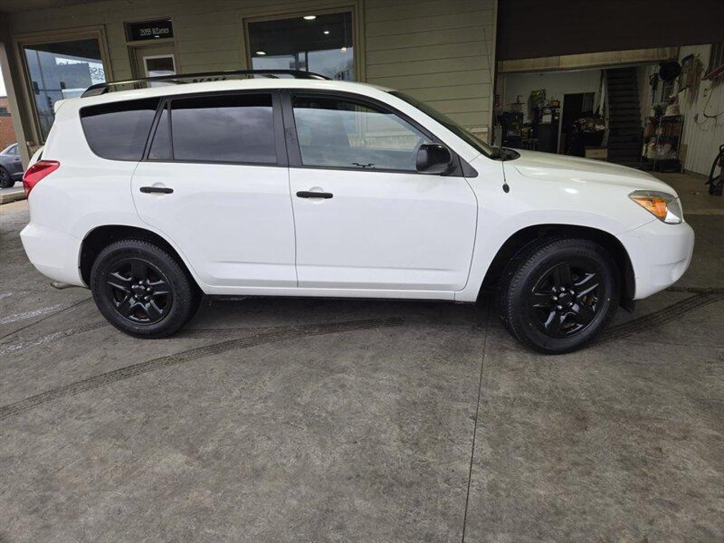2008 Super White Toyota RAV4 (JTMBD33V085) with an 2.4L I4 166hp 165ft. lbs. engine, Automatic transmission, located at 25355 Eames Street, Channahon, IL, 60410, (815) 467-1807, 41.429108, -88.228432 - Photo#1