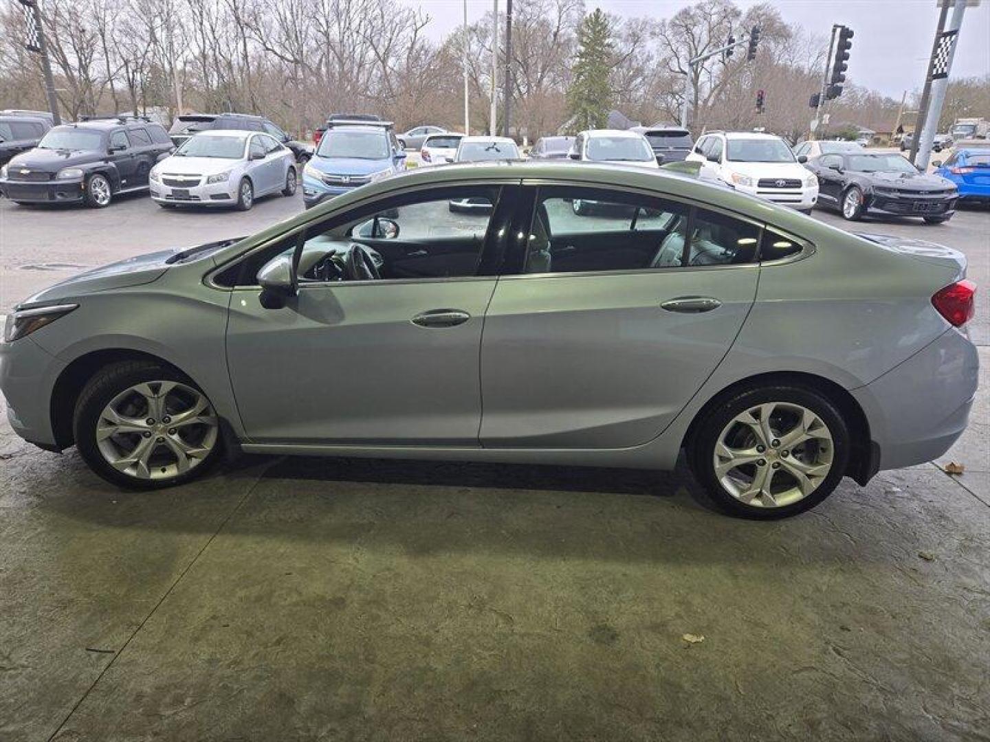 2017 Kinetic Blue Metallic Chevrolet Cruze Premier (1G1BF5SM4H7) with an 1.4L Turbo I4 153hp 177ft. lbs. engine, 6Speed Shiftable Au transmission, located at 25355 Eames Street, Channahon, IL, 60410, (815) 467-1807, 41.429108, -88.228432 - Photo#8