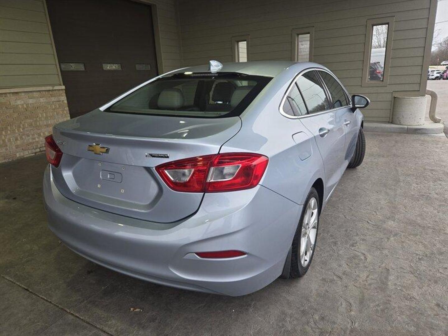 2017 Kinetic Blue Metallic Chevrolet Cruze Premier (1G1BF5SM4H7) with an 1.4L Turbo I4 153hp 177ft. lbs. engine, 6Speed Shiftable Au transmission, located at 25355 Eames Street, Channahon, IL, 60410, (815) 467-1807, 41.429108, -88.228432 - Photo#4