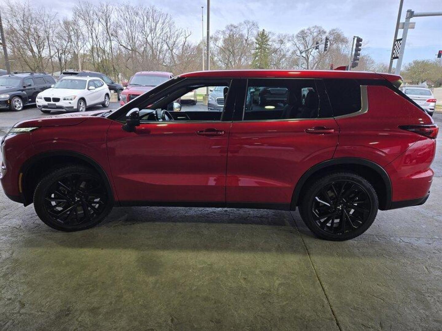 2022 Red Diamond Mitsubishi Outlander SE Launch Edition (JA4J4UA83NZ) with an 2.5L I4 181hp 181ft. lbs. engine, 8-Speed Shiftable CV transmission, located at 25355 Eames Street, Channahon, IL, 60410, (815) 467-1807, 41.429108, -88.228432 - Photo#10