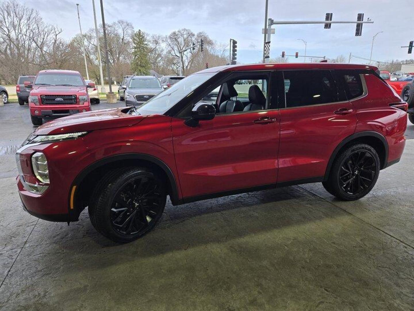 2022 Red Diamond Mitsubishi Outlander SE Launch Edition (JA4J4UA83NZ) with an 2.5L I4 181hp 181ft. lbs. engine, 8-Speed Shiftable CV transmission, located at 25355 Eames Street, Channahon, IL, 60410, (815) 467-1807, 41.429108, -88.228432 - Photo#11