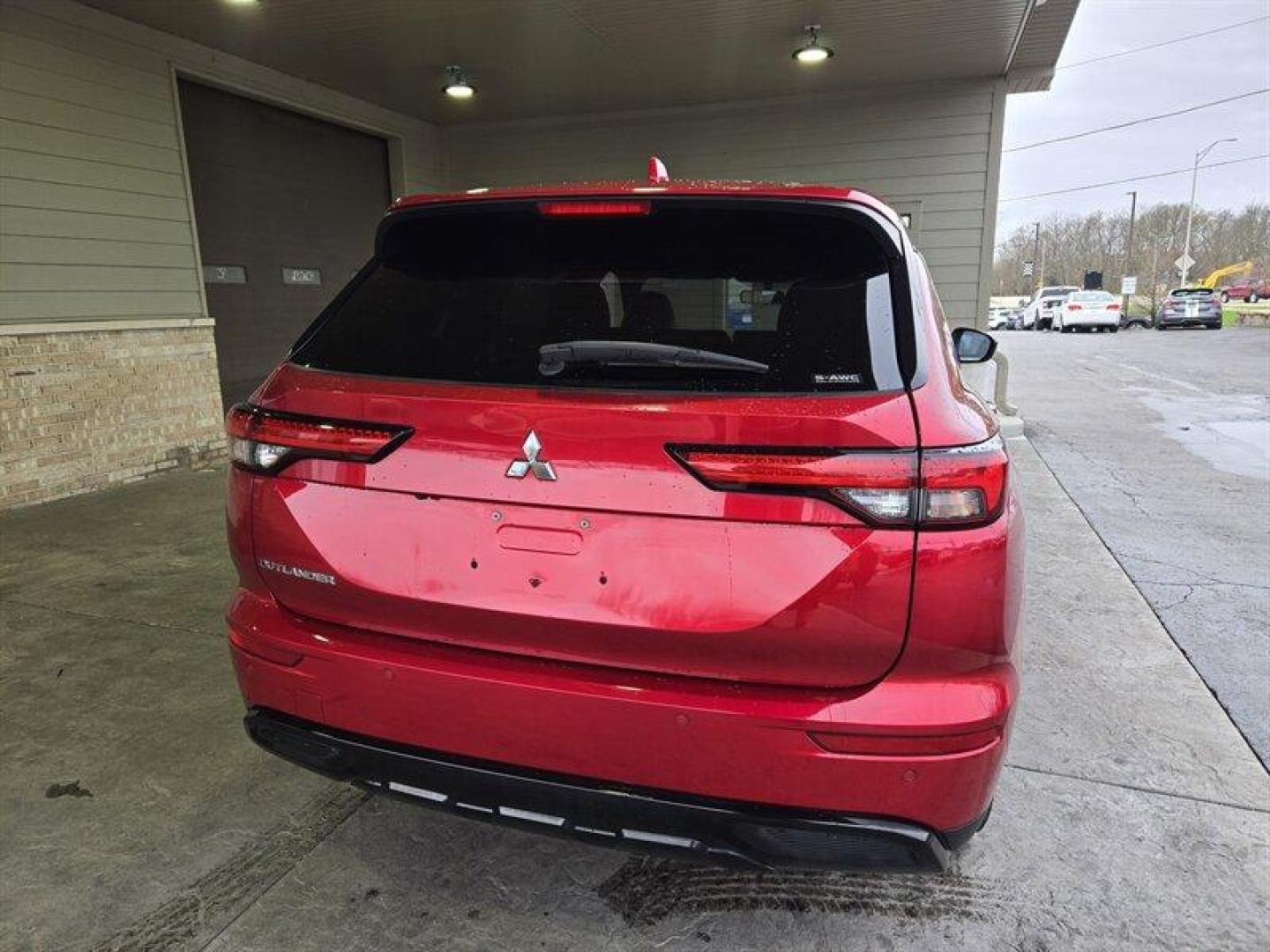 2022 Red Diamond Mitsubishi Outlander SE Launch Edition (JA4J4UA83NZ) with an 2.5L I4 181hp 181ft. lbs. engine, 8-Speed Shiftable CV transmission, located at 25355 Eames Street, Channahon, IL, 60410, (815) 467-1807, 41.429108, -88.228432 - Photo#6