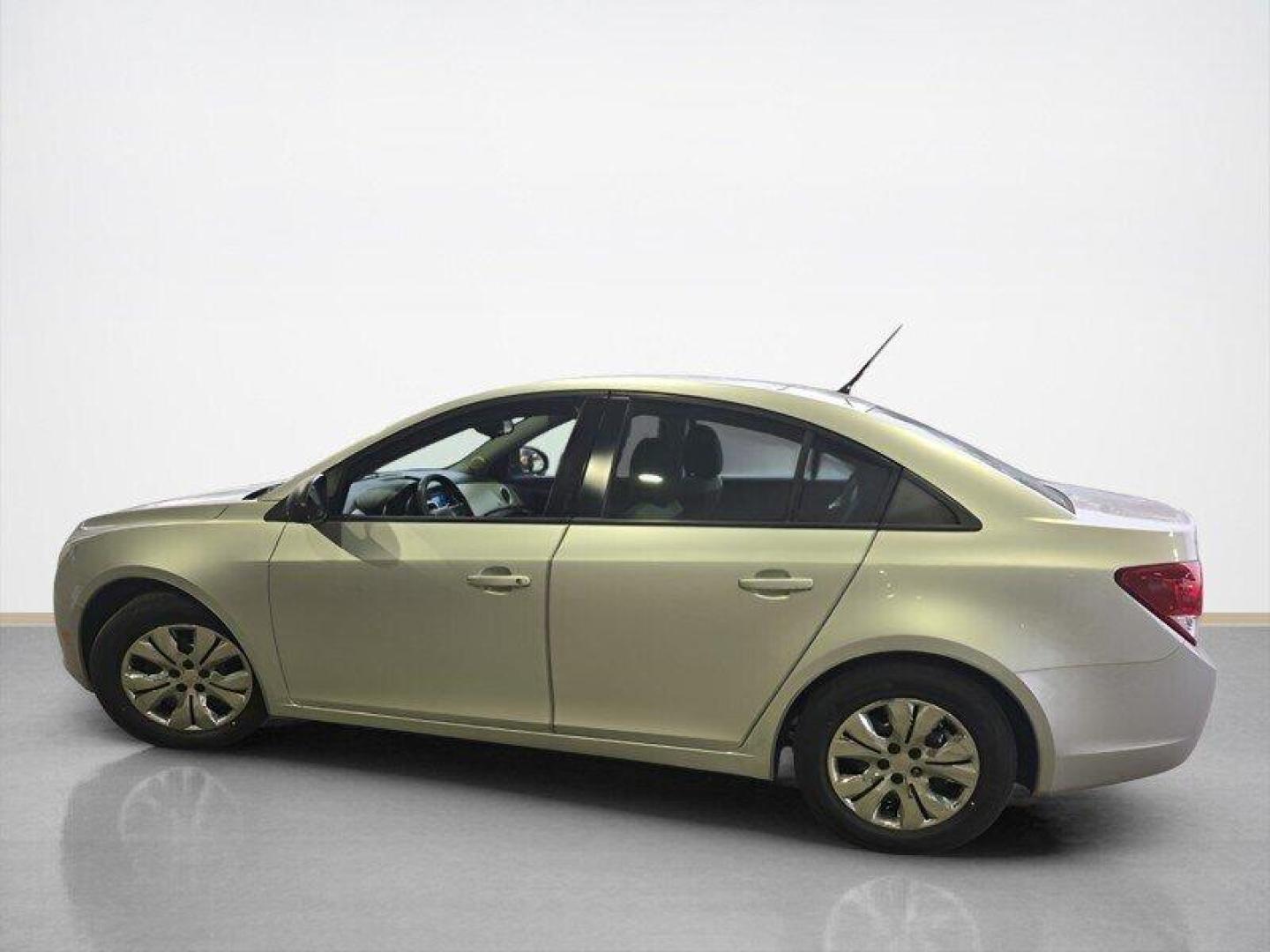 2014 Silver Ice Metallic Chevrolet Cruze LS (1G1PB5SH5E7) with an Ecotec 1.8L Flex Fuel I4 138hp 125ft. lbs. engine, 6 Speed Manual transmission, located at 25355 Eames Street, Channahon, IL, 60410, (815) 467-1807, 41.429108, -88.228432 - Photo#7