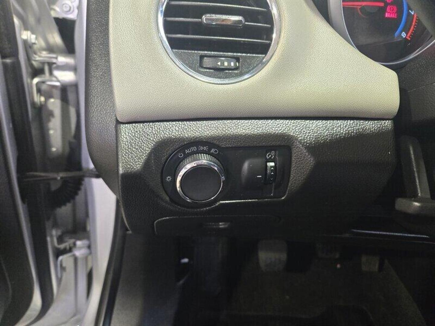 2014 Silver Ice Metallic Chevrolet Cruze LS (1G1PB5SH5E7) with an Ecotec 1.8L Flex Fuel I4 138hp 125ft. lbs. engine, 6 Speed Manual transmission, located at 25355 Eames Street, Channahon, IL, 60410, (815) 467-1807, 41.429108, -88.228432 - Photo#23