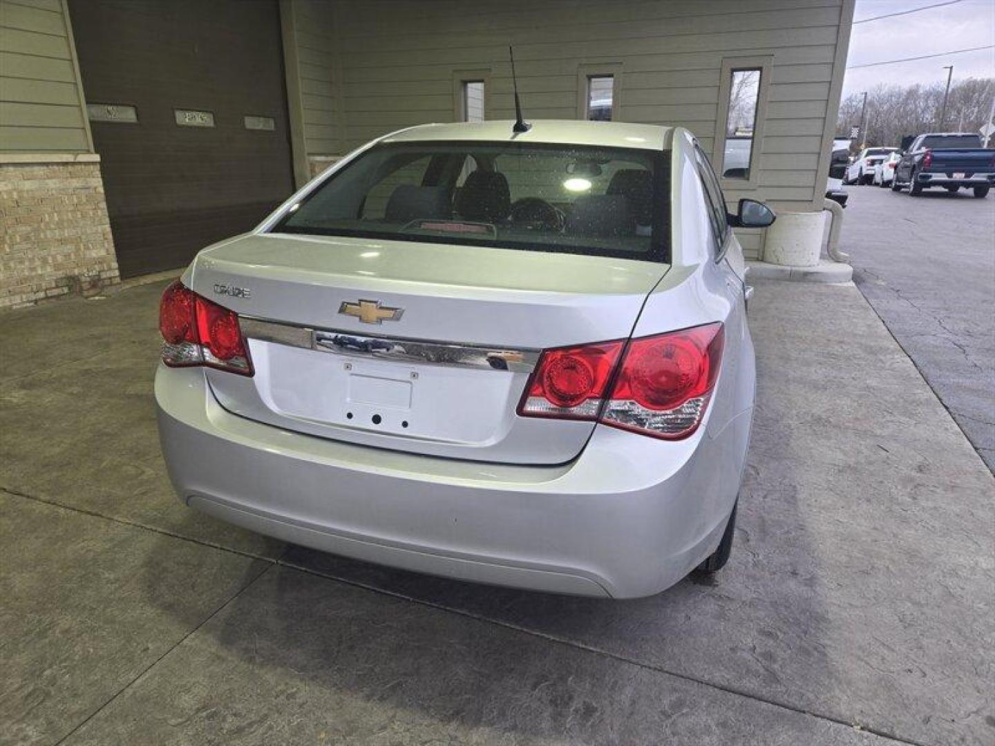 2014 Silver Ice Metallic Chevrolet Cruze LS (1G1PB5SH5E7) with an Ecotec 1.8L Flex Fuel I4 138hp 125ft. lbs. engine, 6 Speed Manual transmission, located at 25355 Eames Street, Channahon, IL, 60410, (815) 467-1807, 41.429108, -88.228432 - Photo#5
