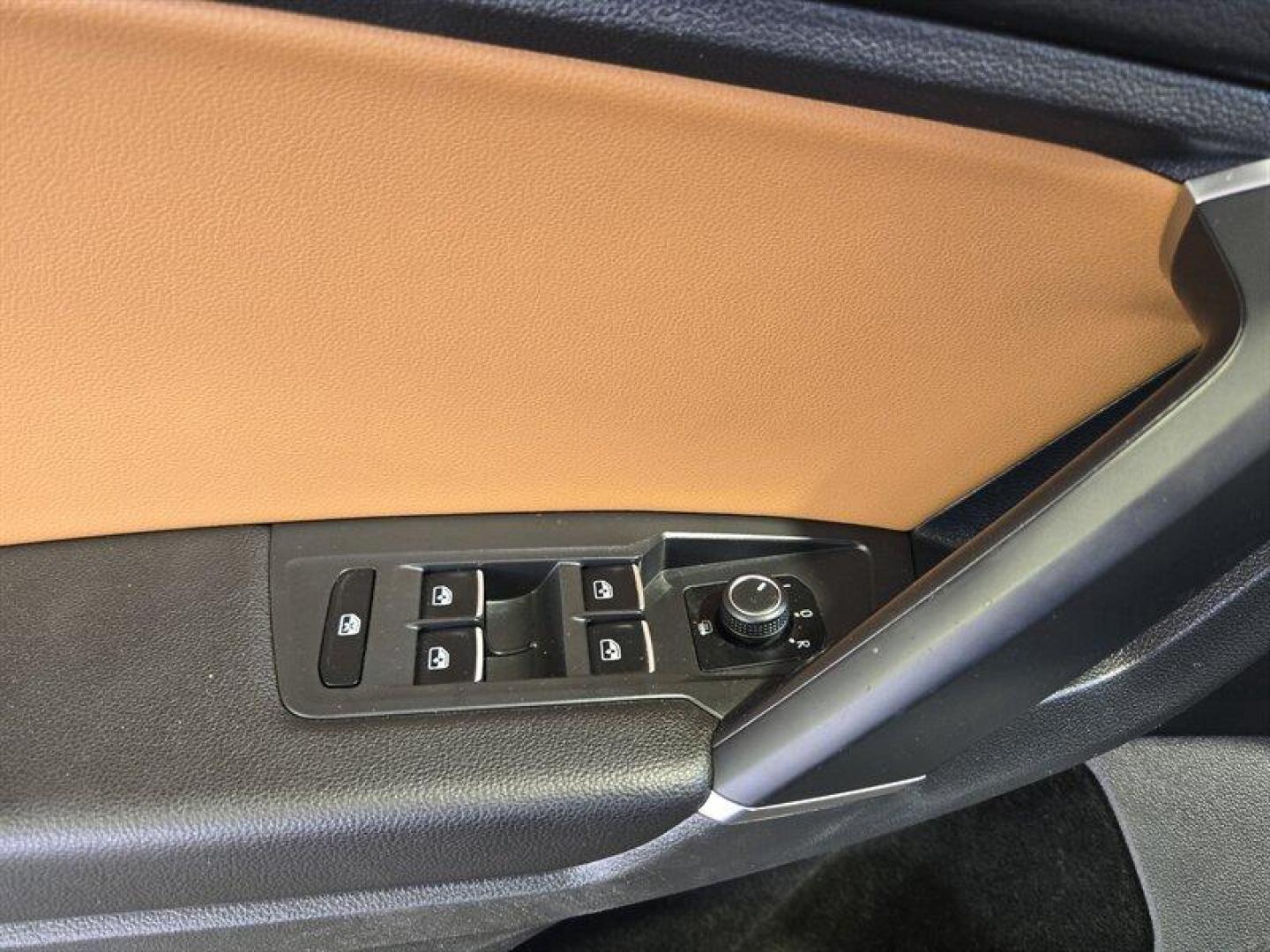 2018 Platinum Gray Metallic Volkswagen Tiguan 2.0T SE 4Motion (3VV2B7AX6JM) with an 2.0L Turbo I4 184hp 221ft. lbs. engine, TipTronic transmission, located at 25355 Eames Street, Channahon, IL, 60410, (815) 467-1807, 41.429108, -88.228432 - Introducing the sleek and stylish 2018 Volkswagen Tiguan 2.0T SE 4Motion in Platinum Gray Metallic with a luxurious Golden Oak/Black interior. This beauty is powered by a robust 2.0L Turbo I4 engine that delivers 184hp and 221ft. lbs. of torque, providing a dynamic driving experience. Let's talk ab - Photo#20