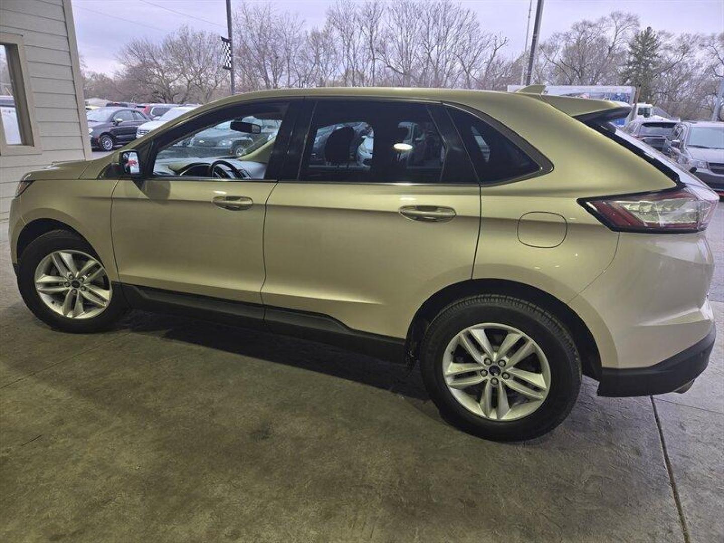 2017 White Gold Ford Edge SEL (2FMPK3J91HB) with an EcoBoost 2.0L Turbo I4 245hp 275ft. lbs. engine, Automatic transmission, located at 25355 Eames Street, Channahon, IL, 60410, (815) 467-1807, 41.429108, -88.228432 - Introducing the sophisticated and reliable 2017 Ford Edge SEL in a stunning White Gold exterior with a luxurious Dune interior. This SUV is equipped with a powerful EcoBoost 2.0L Turbo I4 engine producing 245hp and 275ft. lbs. of torque, providing a perfect blend of performance and efficiency. With - Photo#8