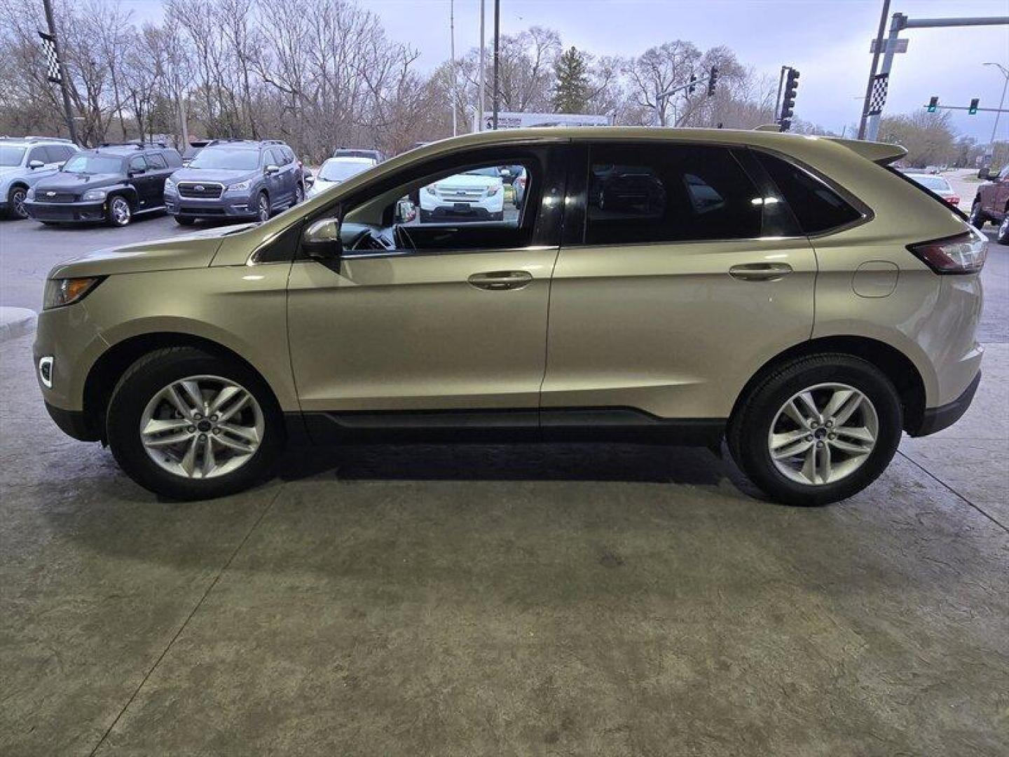 2017 White Gold Ford Edge SEL (2FMPK3J91HB) with an EcoBoost 2.0L Turbo I4 245hp 275ft. lbs. engine, Automatic transmission, located at 25355 Eames Street, Channahon, IL, 60410, (815) 467-1807, 41.429108, -88.228432 - Introducing the sophisticated and reliable 2017 Ford Edge SEL in a stunning White Gold exterior with a luxurious Dune interior. This SUV is equipped with a powerful EcoBoost 2.0L Turbo I4 engine producing 245hp and 275ft. lbs. of torque, providing a perfect blend of performance and efficiency. With - Photo#9