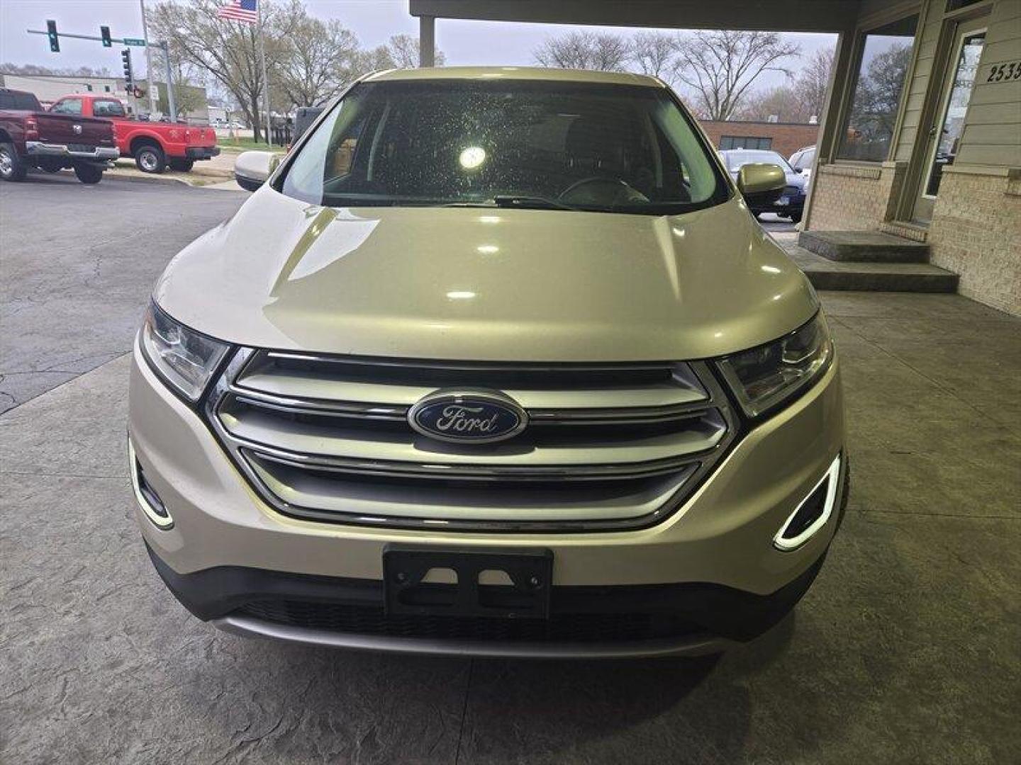 2017 White Gold Ford Edge SEL (2FMPK3J91HB) with an EcoBoost 2.0L Turbo I4 245hp 275ft. lbs. engine, Automatic transmission, located at 25355 Eames Street, Channahon, IL, 60410, (815) 467-1807, 41.429108, -88.228432 - Introducing the sophisticated and reliable 2017 Ford Edge SEL in a stunning White Gold exterior with a luxurious Dune interior. This SUV is equipped with a powerful EcoBoost 2.0L Turbo I4 engine producing 245hp and 275ft. lbs. of torque, providing a perfect blend of performance and efficiency. With - Photo#11