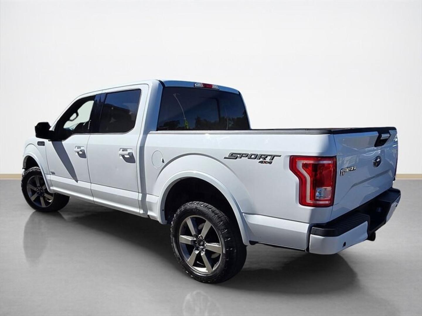 2016 Oxford White Ford F-150 XLT (1FTEW1EG8GF) with an 3.5 engine, Automatic transmission, located at 25355 Eames Street, Channahon, IL, 60410, (815) 467-1807, 41.429108, -88.228432 - This 2016 Ford F-150 XLT is equipped with a 3.5-liter V6 engine, delivering a balanced combination of power and efficiency. The exterior features a clean Oxford White finish, complemented by a Medium Earth Gray interior that provides a comfortable and practical cabin environment. Factory default f- Photo#5