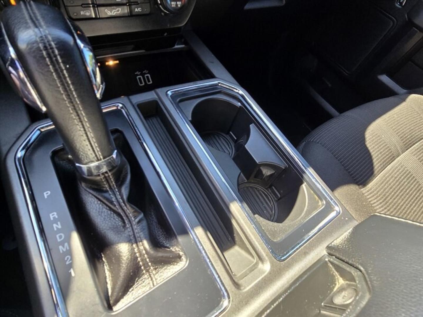 2016 Oxford White Ford F-150 XLT (1FTEW1EG8GF) with an 3.5 engine, Automatic transmission, located at 25355 Eames Street, Channahon, IL, 60410, (815) 467-1807, 41.429108, -88.228432 - This 2016 Ford F-150 XLT is equipped with a 3.5-liter V6 engine, delivering a balanced combination of power and efficiency. The exterior features a clean Oxford White finish, complemented by a Medium Earth Gray interior that provides a comfortable and practical cabin environment. Factory default f- Photo#20