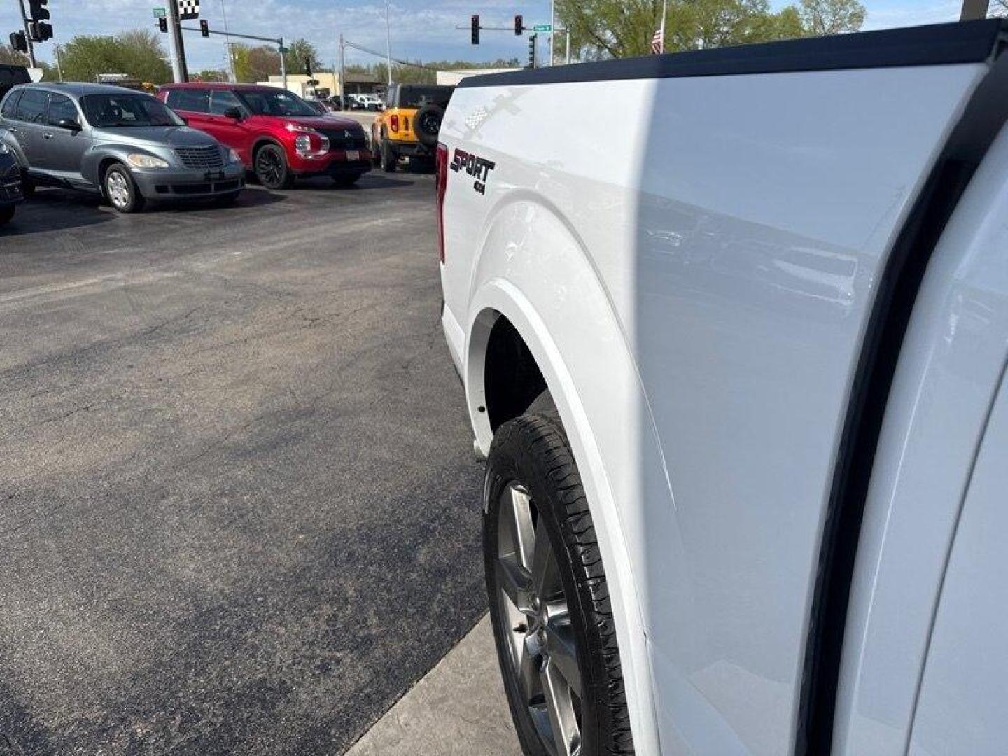 2016 Oxford White Ford F-150 XLT (1FTEW1EG8GF) with an EcoBoost 3.5L Twin Turbo V6 365hp 420ft. lbs. engine, 6Speed Shiftable Au transmission, located at 25355 Eames Street, Channahon, IL, 60410, (815) 467-1807, 41.429108, -88.228432 - Photo#12