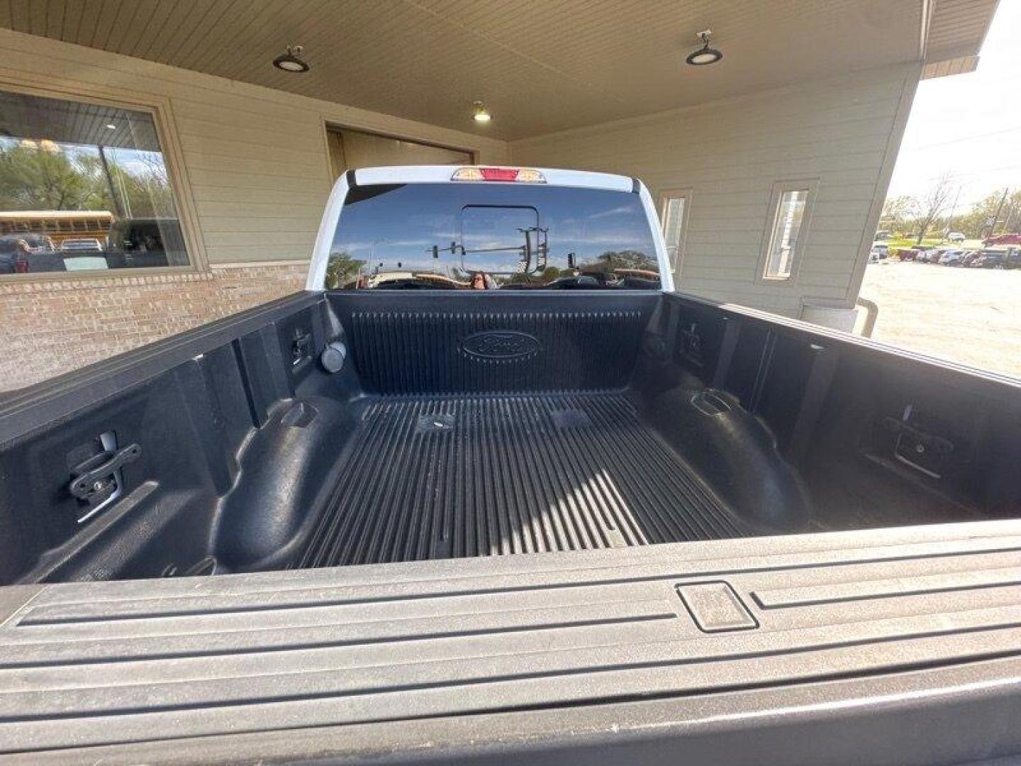 2016 Oxford White Ford F-150 XLT (1FTEW1EG8GF) with an EcoBoost 3.5L Twin Turbo V6 365hp 420ft. lbs. engine, 6Speed Shiftable Au transmission, located at 25355 Eames Street, Channahon, IL, 60410, (815) 467-1807, 41.429108, -88.228432 - Photo#34