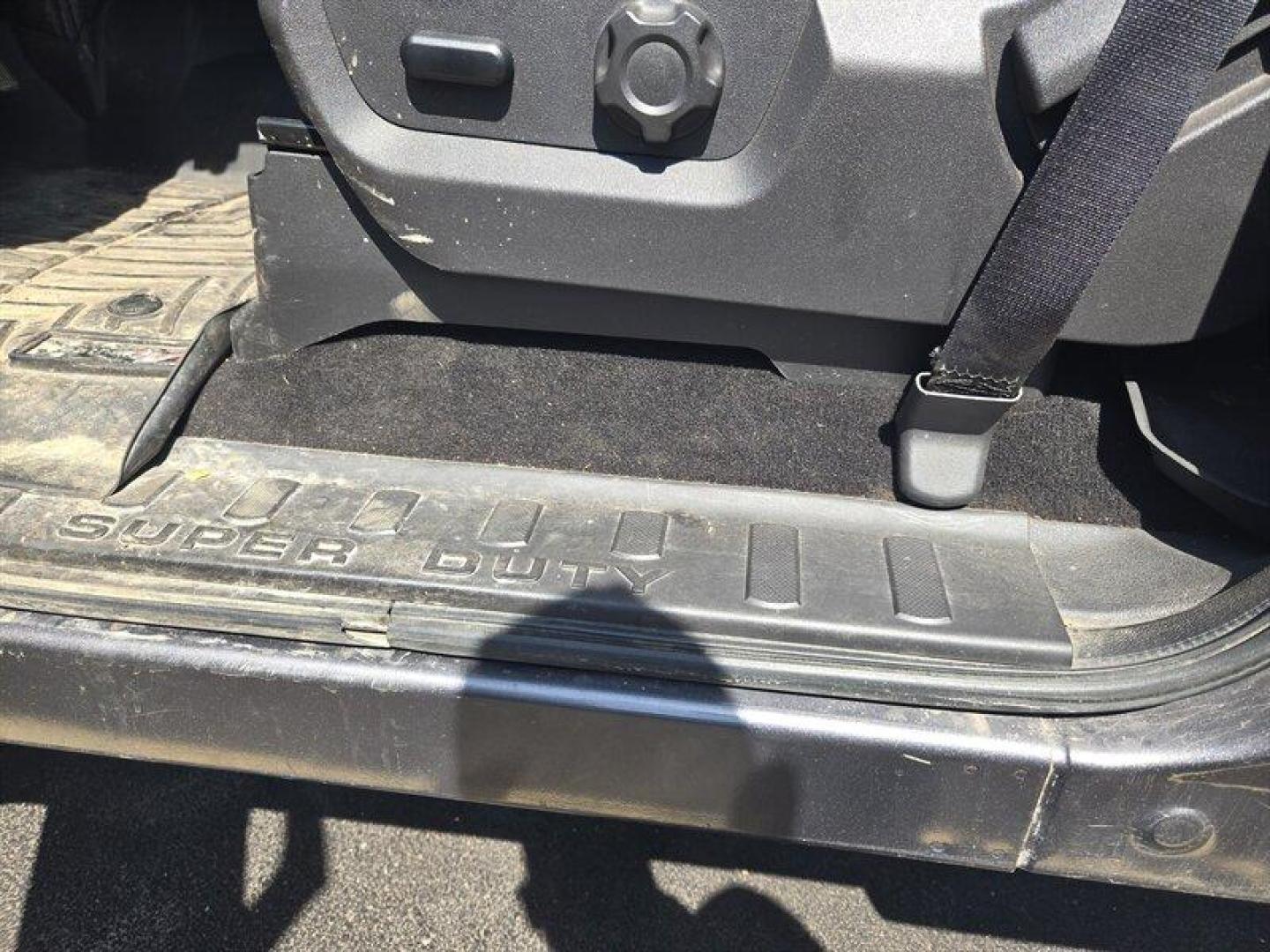 2011 Sterling Grey Metallic Ford F-250 XLT (1FT7W2BT4BE) with an Power Stroke 6.7L Biodiesel Turbo V8 400hp 800ft. engine, Automatic transmission, located at 25355 Eames Street, Channahon, IL, 60410, (815) 467-1807, 41.429108, -88.228432 - ** LOCAL TRADE IN, AS-IS, LIFTED, TUNED, DELETED, BODY IS SOLID, BED IS RUSTY. ** This 2011 Ford F-250 XLT comes equipped with a powerful Power Stroke 6.7L Biodiesel Turbo V8 engine that delivers 400hp and 800ft of torque. The exterior is finished in a sleek Sterling Grey Metallic, complemented by a - Photo#1