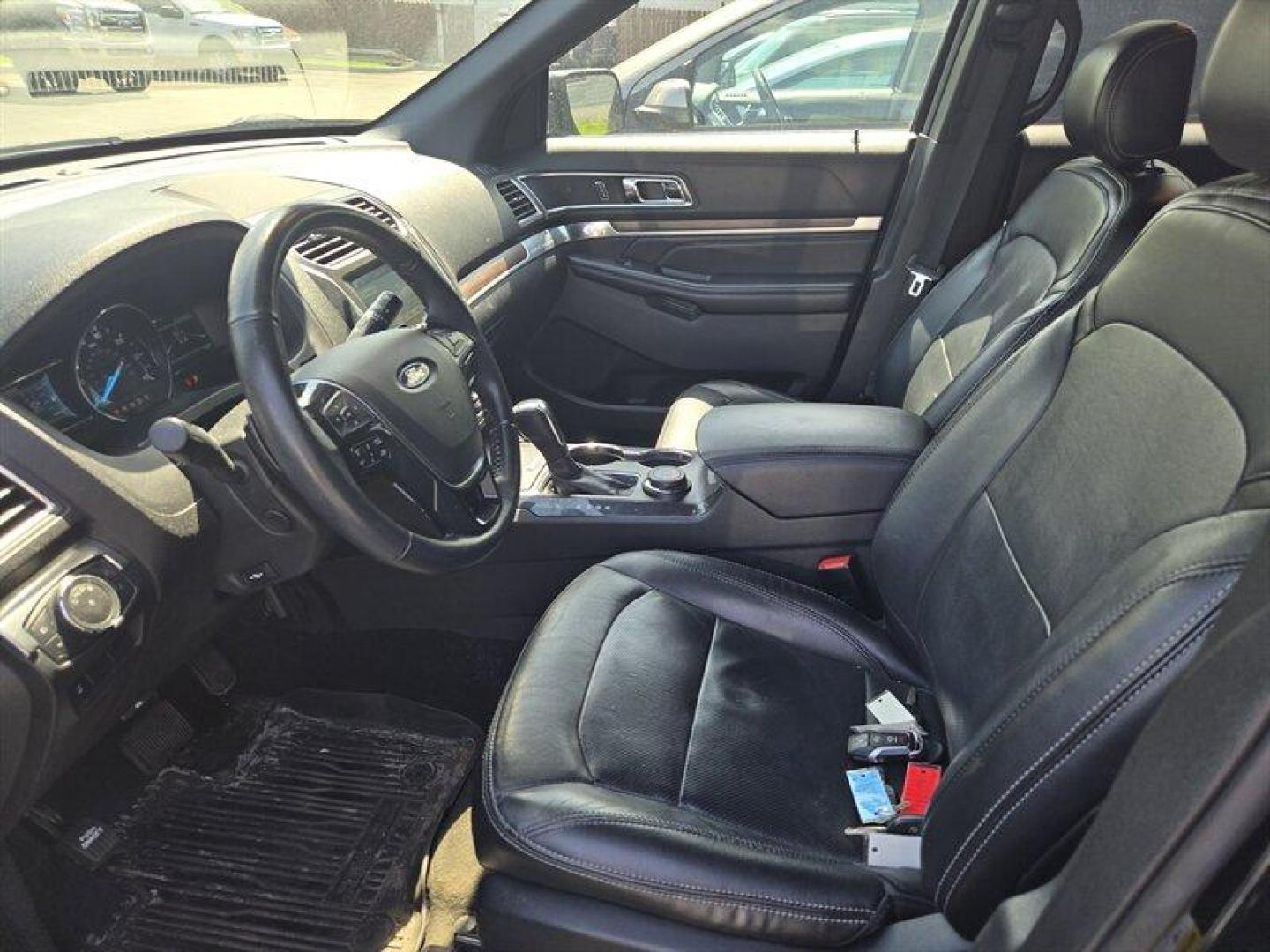 2017 Shadow Black Ford Explorer Limited (1FM5K8FHXHG) with an EcoBoost 2.3L Turbo I4 280hp 310ft. lbs. engine, Automatic transmission, located at 25355 Eames Street, Channahon, IL, 60410, (815) 467-1807, 41.429108, -88.228432 - ** LOCAL TRADE IN, AS-IS, HAS AIR BAG LIGHT, AND HAS SUSPENSION RATTLE. ** Presenting the 2017 Ford Explorer Limited, a sleek SUV designed to elevate your driving experience. Equipped with a powerful EcoBoost 2.3L Turbo I4 engine delivering 280hp and 310ft. lbs. of torque, this vehicle seamlessly bl - Photo#5