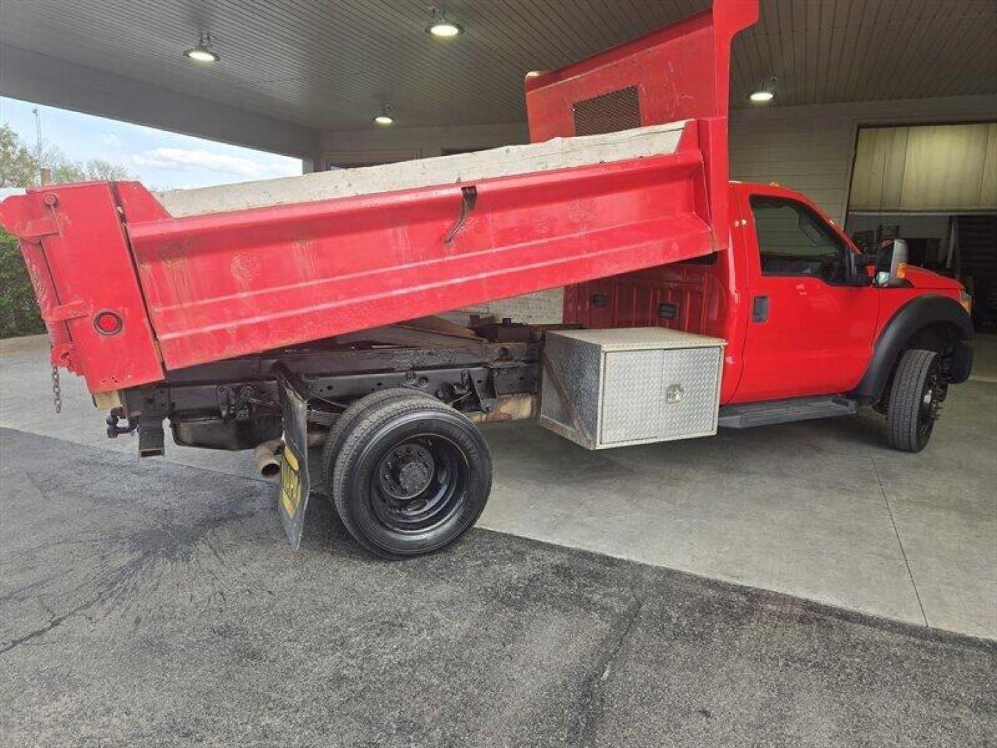 2016 Red Ford F-450 XL DRW (1FDTF4HY6GE) with an 6.8 engine, located at 25355 Eames Street, Channahon, IL, 60410, (815) 467-1807, 41.429108, -88.228432 - ** 11 FOOT DURACLASS DUMP BODY WITH PTO, BOX HAS RUST BUT FUNCTIONS FINE, SAFETY INSPECTED BUT NOT SERVICED. NEEDS BRAKES, END LINKS, AND MISC ODDS AND ENDS. PRICED TO MOVE. ** This 2016 Ford F-450 comes equipped with a robust 6.8-liter engine that ensures powerful performance for all your towing a - Photo#3