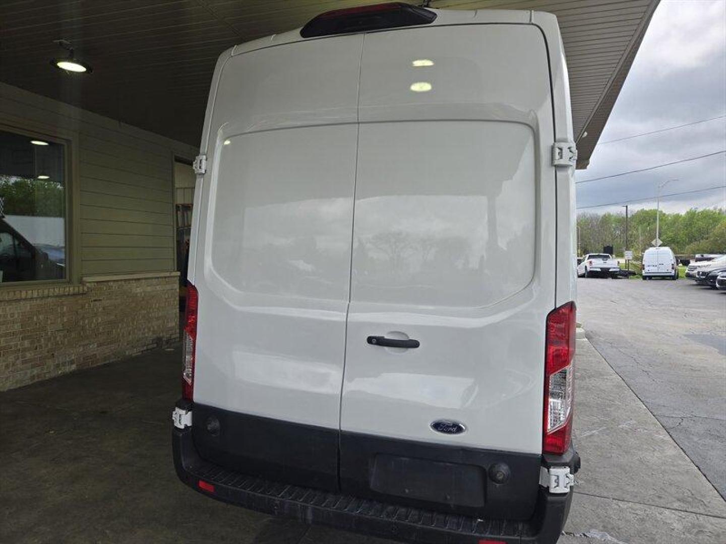 2020 Oxford White Ford Transit (1FTBW3X85LK) with an 3.5L Flex Fuel V6 275hp 262ft. lbs. engine, Automatic transmission, located at 25355 Eames Street, Channahon, IL, 60410, (815) 467-1807, 41.429108, -88.228432 - ** 148 INCH WHEELBASE, EXTENDED, HIGH ROOF, WITH A THERMO KING V-300 REEFER UNIT. ** This 2020 Ford Transit 350 is equipped with a powerful 3.5L Flex Fuel V6 engine delivering 275hp and 262ft. lbs. of torque. The exterior is coated in a sleek Oxford White while the interior boasts a sophisticated Eb - Photo#4