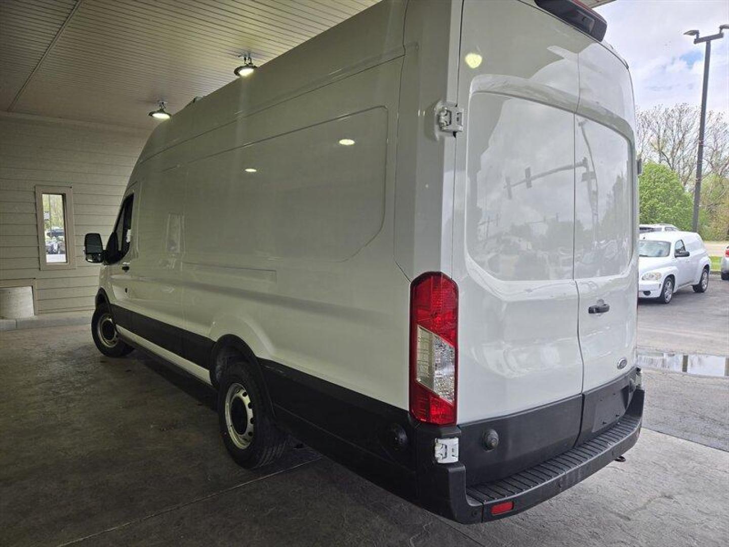 2020 Oxford White Ford Transit (1FTBW3X85LK) with an 3.5L Flex Fuel V6 275hp 262ft. lbs. engine, Automatic transmission, located at 25355 Eames Street, Channahon, IL, 60410, (815) 467-1807, 41.429108, -88.228432 - ** 148 INCH WHEELBASE, EXTENDED, HIGH ROOF, WITH A THERMO KING V-300 REEFER UNIT. ** This 2020 Ford Transit 350 is equipped with a powerful 3.5L Flex Fuel V6 engine delivering 275hp and 262ft. lbs. of torque. The exterior is coated in a sleek Oxford White while the interior boasts a sophisticated Eb - Photo#5
