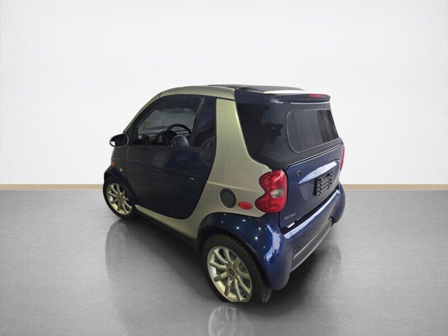 2006 Blue Mercedes-Benz Smart Car PASSION CONVERTIBLE (WME4504321J) , located at 25355 Eames Street, Channahon, IL, 60410, (815) 467-1807, 41.429108, -88.228432 - Looking for a car that's as smart as you are? Check out this 2006 Mercedes-Benz Smart Car PASSION CONVERTIBLE - the perfect blend of style and efficiency! This little cutie comes with a clean CARFAX report, so you can rest easy knowing it's been well taken care of. - Photo#4