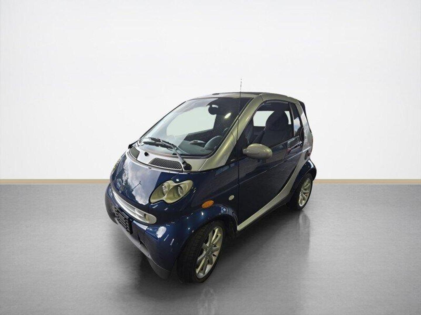 2006 Blue Mercedes-Benz Smart Car PASSION CONVERTIBLE (WME4504321J) , located at 25355 Eames Street, Channahon, IL, 60410, (815) 467-1807, 41.429108, -88.228432 - Looking for a car that's as smart as you are? Check out this 2006 Mercedes-Benz Smart Car PASSION CONVERTIBLE - the perfect blend of style and efficiency! This little cutie comes with a clean CARFAX report, so you can rest easy knowing it's been well taken care of. - Photo#6