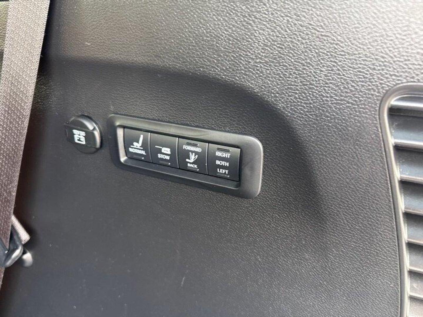 2021 Brilliant Black Crystal Pearl Coat Chrysler Pacifica Pinnacle (2C4RC3PG6MR) with an Pentastar 3.6L V6 287hp 262ft. lbs. engine, Automatic transmission, located at 25355 Eames Street, Channahon, IL, 60410, (815) 467-1807, 41.429108, -88.228432 - Introducing the 2021 Chrysler Pacifica Pinnacle, a powerhouse on wheels ready to conquer the roads with its Pentastar 3.6L V6 engine delivering a robust 287hp and 262ft. lbs. of torque. This beast is built to dominate every drive, whether you're cruising through the city streets or hitting the open - Photo#32