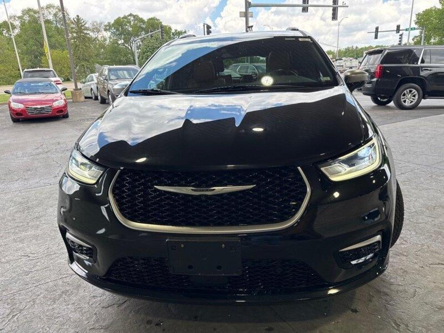 2021 Brilliant Black Crystal Pearl Coat Chrysler Pacifica Pinnacle (2C4RC3PG6MR) with an Pentastar 3.6L V6 287hp 262ft. lbs. engine, Automatic transmission, located at 25355 Eames Street, Channahon, IL, 60410, (815) 467-1807, 41.429108, -88.228432 - Introducing the 2021 Chrysler Pacifica Pinnacle, a powerhouse on wheels ready to conquer the roads with its Pentastar 3.6L V6 engine delivering a robust 287hp and 262ft. lbs. of torque. This beast is built to dominate every drive, whether you're cruising through the city streets or hitting the open - Photo#8