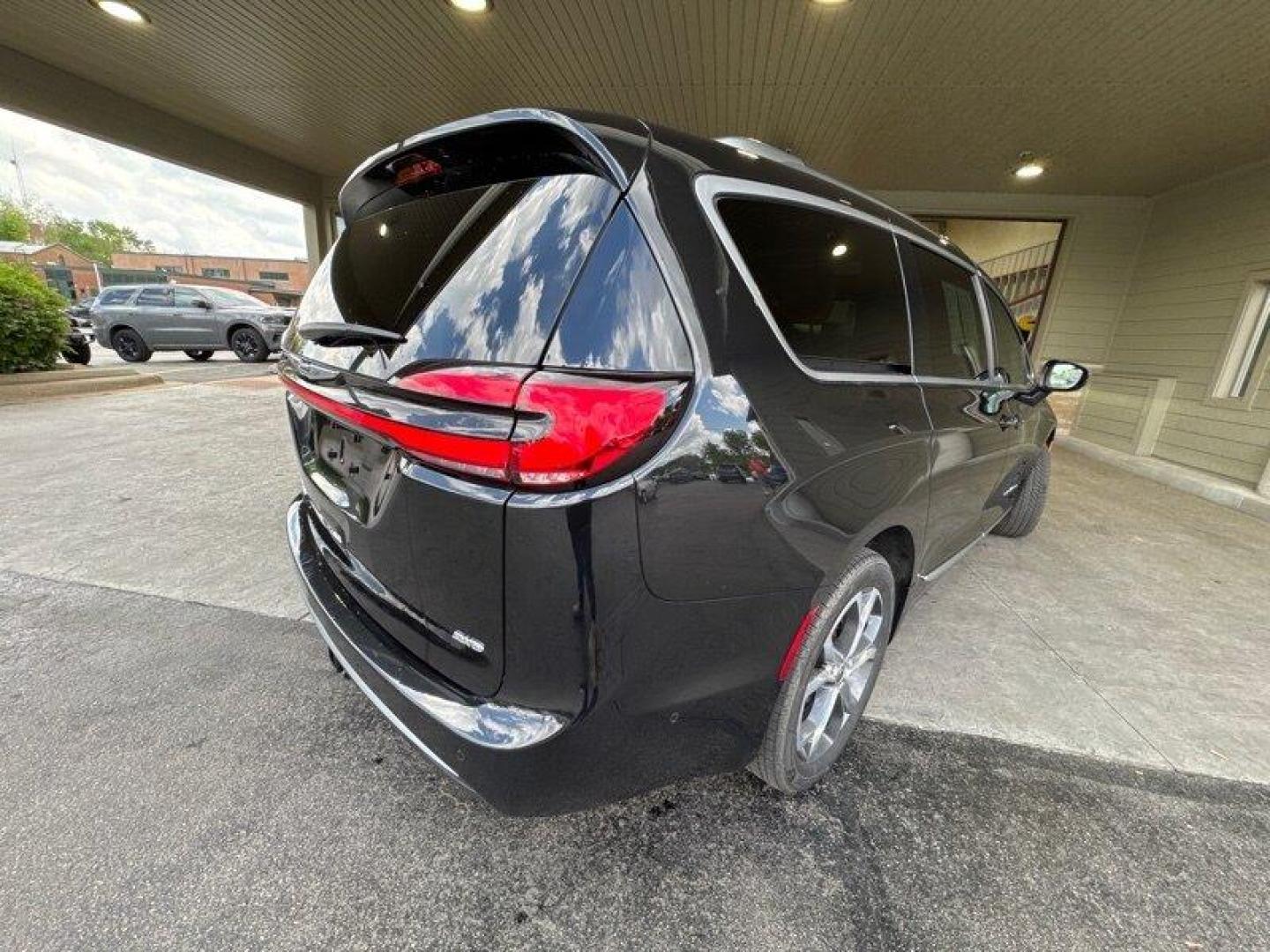 2021 Brilliant Black Crystal Pearl Coat Chrysler Pacifica Pinnacle (2C4RC3PG6MR) with an Pentastar 3.6L V6 287hp 262ft. lbs. engine, Automatic transmission, located at 25355 Eames Street, Channahon, IL, 60410, (815) 467-1807, 41.429108, -88.228432 - Introducing the 2021 Chrysler Pacifica Pinnacle, a powerhouse on wheels ready to conquer the roads with its Pentastar 3.6L V6 engine delivering a robust 287hp and 262ft. lbs. of torque. This beast is built to dominate every drive, whether you're cruising through the city streets or hitting the open - Photo#3