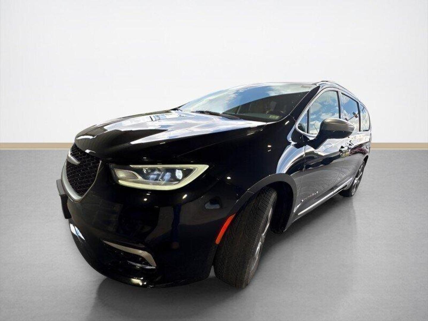 2021 Brilliant Black Crystal Pearl Coat Chrysler Pacifica Pinnacle (2C4RC3PG6MR) with an Pentastar 3.6L V6 287hp 262ft. lbs. engine, Automatic transmission, located at 25355 Eames Street, Channahon, IL, 60410, (815) 467-1807, 41.429108, -88.228432 - Introducing the 2021 Chrysler Pacifica Pinnacle, a powerhouse on wheels ready to conquer the roads with its Pentastar 3.6L V6 engine delivering a robust 287hp and 262ft. lbs. of torque. This beast is built to dominate every drive, whether you're cruising through the city streets or hitting the open - Photo#6