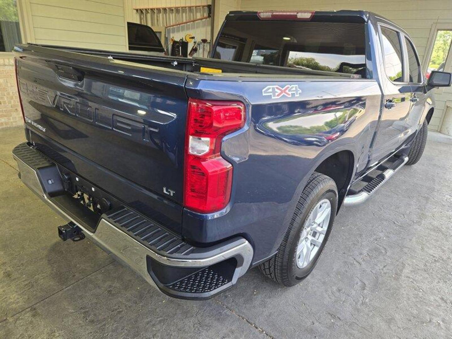 2020 Blue Chevrolet Silverado 1500 LT (3GCUYDEDXLG) with an EcoTec3 5.3L V8 355hp 383ft. lbs. engine, Automatic transmission, located at 25355 Eames Street, Channahon, IL, 60410, (815) 467-1807, 41.429108, -88.228432 - Photo#3