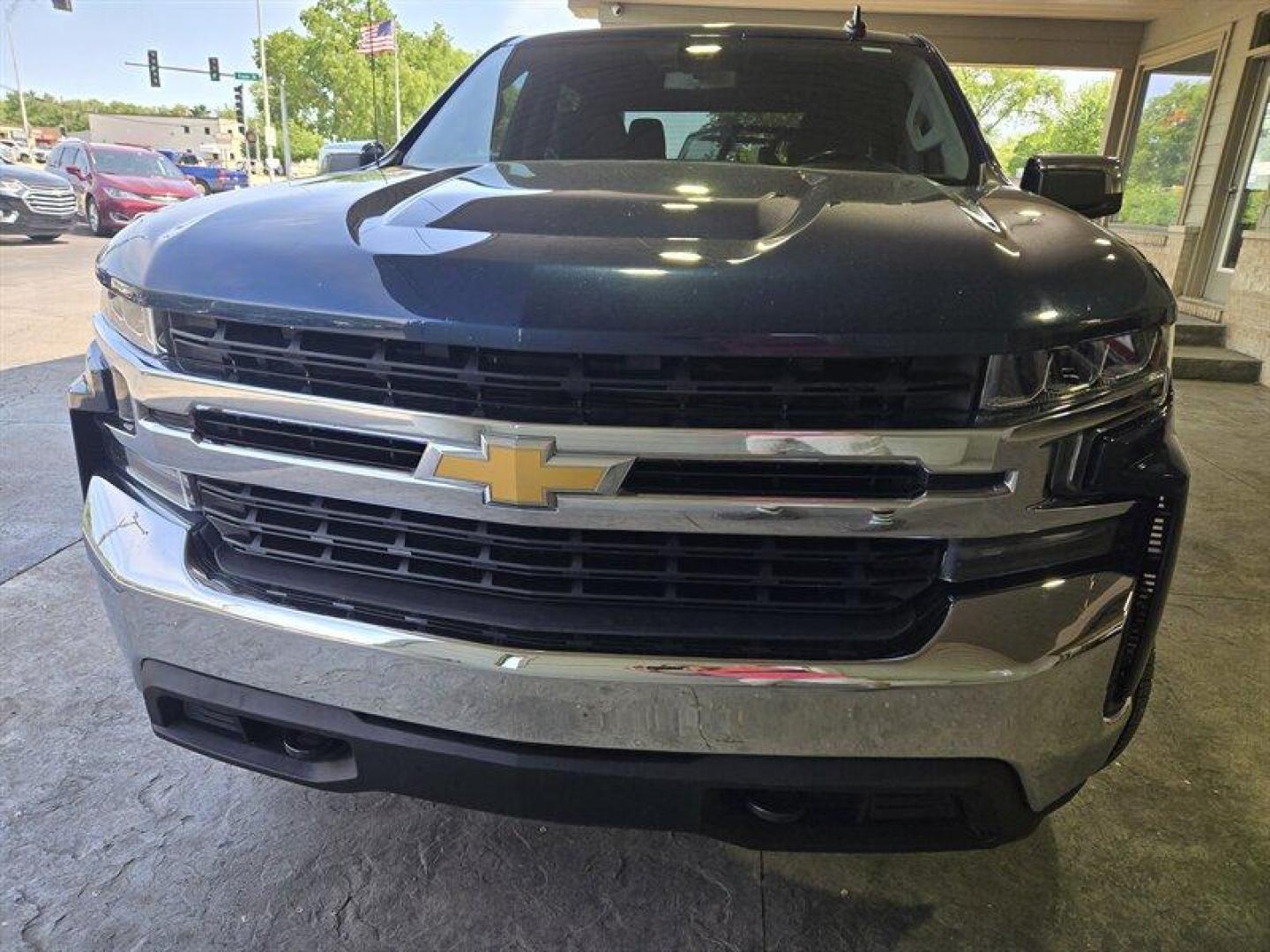 2020 Blue Chevrolet Silverado 1500 LT (3GCUYDEDXLG) with an EcoTec3 5.3L V8 355hp 383ft. lbs. engine, Automatic transmission, located at 25355 Eames Street, Channahon, IL, 60410, (815) 467-1807, 41.429108, -88.228432 - Photo#8