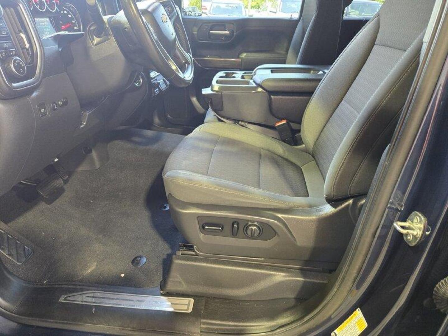 2020 Blue Chevrolet Silverado 1500 LT (3GCUYDEDXLG) with an EcoTec3 5.3L V8 355hp 383ft. lbs. engine, Automatic transmission, located at 25355 Eames Street, Channahon, IL, 60410, (815) 467-1807, 41.429108, -88.228432 - Photo#13