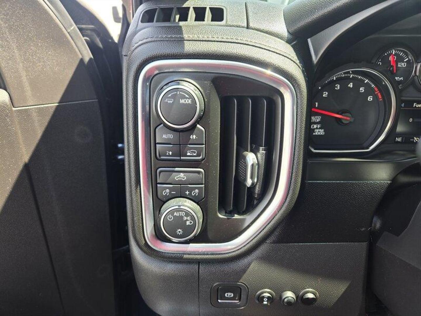 2020 Blue Chevrolet Silverado 1500 LT (3GCUYDEDXLG) with an EcoTec3 5.3L V8 355hp 383ft. lbs. engine, Automatic transmission, located at 25355 Eames Street, Channahon, IL, 60410, (815) 467-1807, 41.429108, -88.228432 - Photo#20