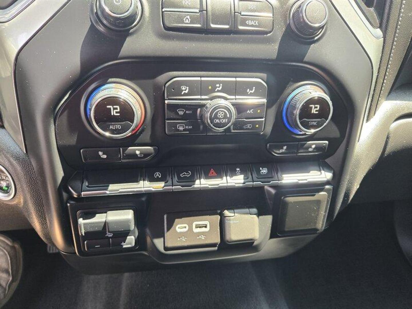 2020 Blue Chevrolet Silverado 1500 LT (3GCUYDEDXLG) with an EcoTec3 5.3L V8 355hp 383ft. lbs. engine, Automatic transmission, located at 25355 Eames Street, Channahon, IL, 60410, (815) 467-1807, 41.429108, -88.228432 - Photo#19