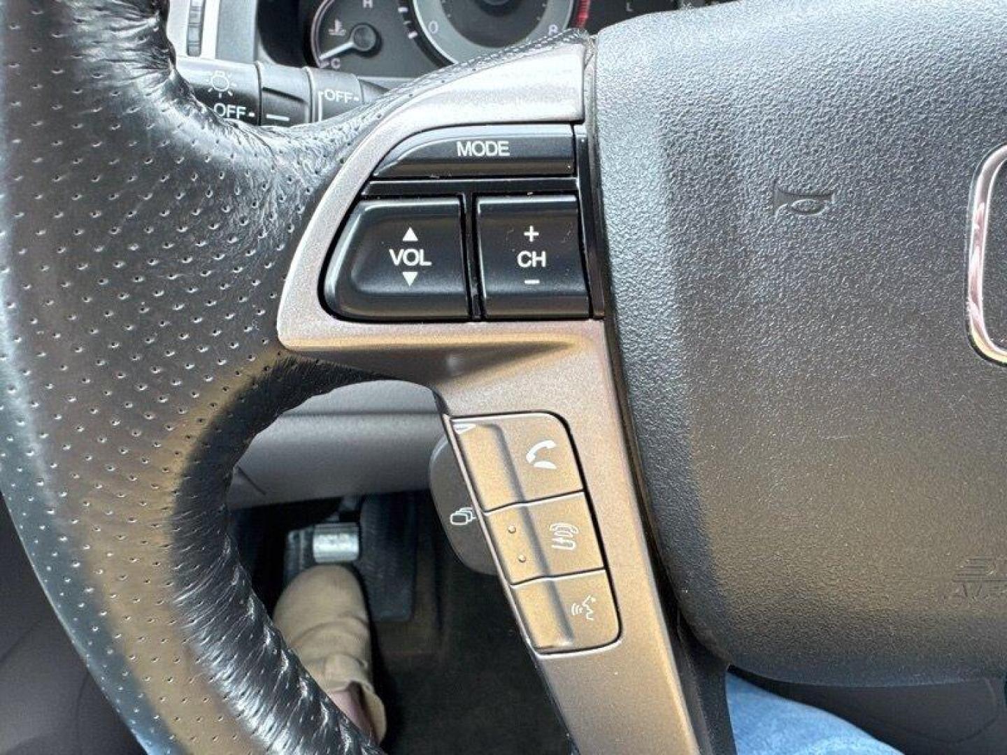 2016 Crystal Black Pearl Honda Odyssey Touring (5FNRL5H95GB) with an 3.5L V6 248hp 250ft. lbs. engine, Automatic transmission, located at 25355 Eames Street, Channahon, IL, 60410, (815) 467-1807, 41.429108, -88.228432 - Introducing the powerhouse on wheels - the 2016 Honda Odyssey Touring! This beast is equipped with a roaring 3.5L V6 engine that cranks out a jaw-dropping 248hp and 250ft. lbs. of torque. Dominating the roads with its sleek design and powerful performance, this van is not to be underestimated. Step - Photo#30