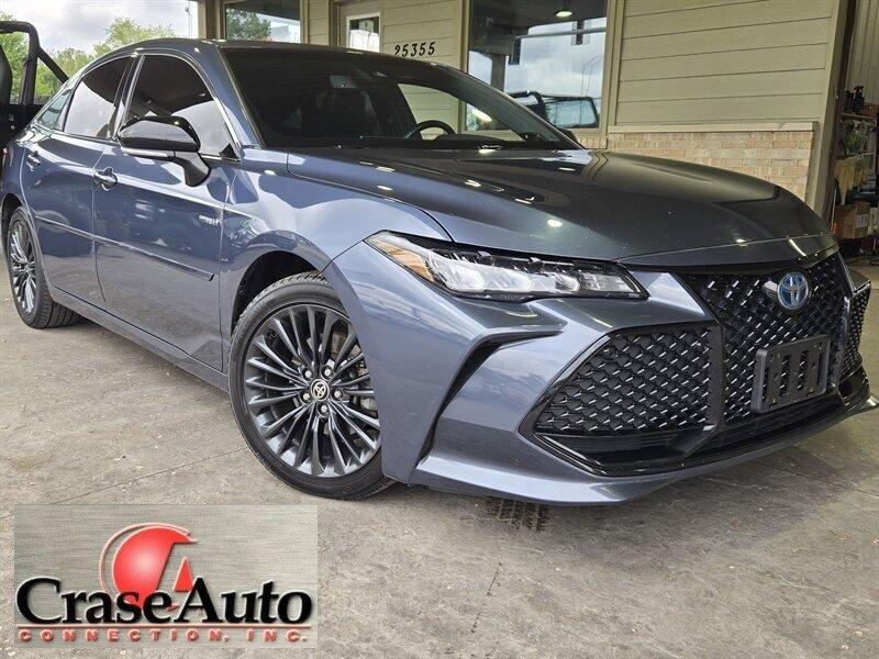 photo of 2021 Toyota Avalon Hybrid XSE 