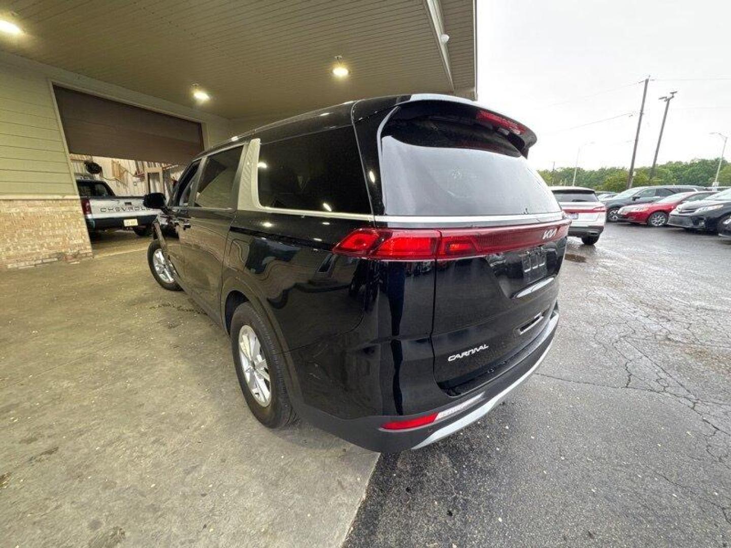 2024 Black Kia Carnival LX (KNDNB4H39R6) with an 3.5L V6 290hp 262ft. lbs. engine, Automatic transmission, located at 25355 Eames Street, Channahon, IL, 60410, (815) 467-1807, 41.429108, -88.228432 - Photo#4